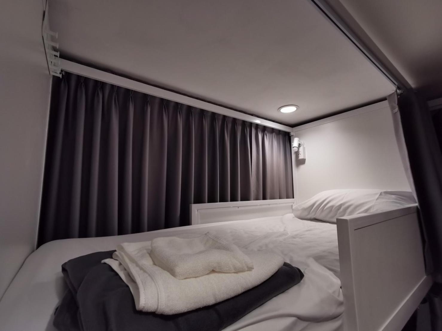 White House Hostel
