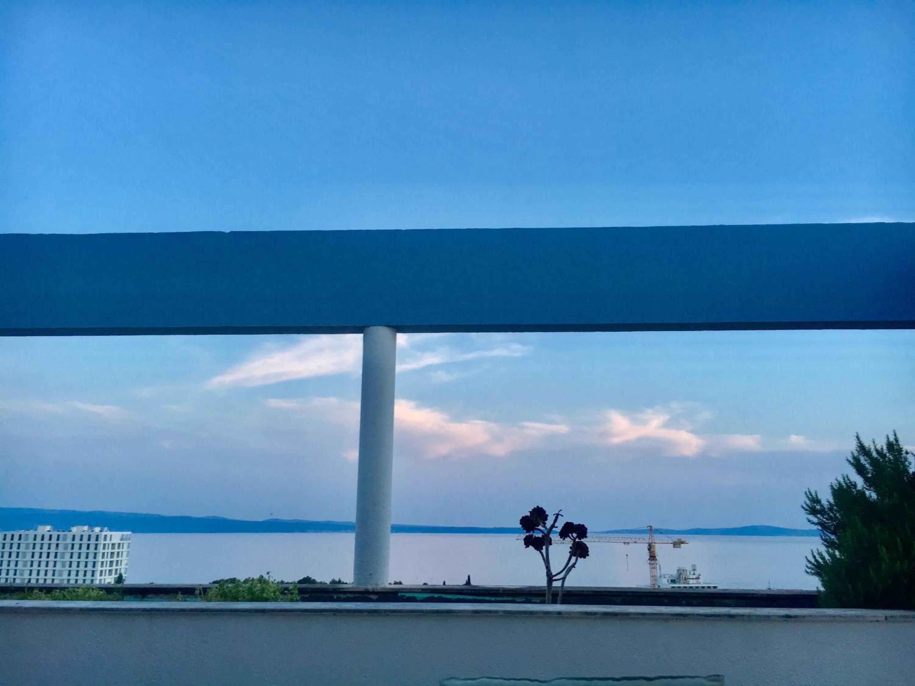 Lux View Beach Apt en Split — balance & terrace