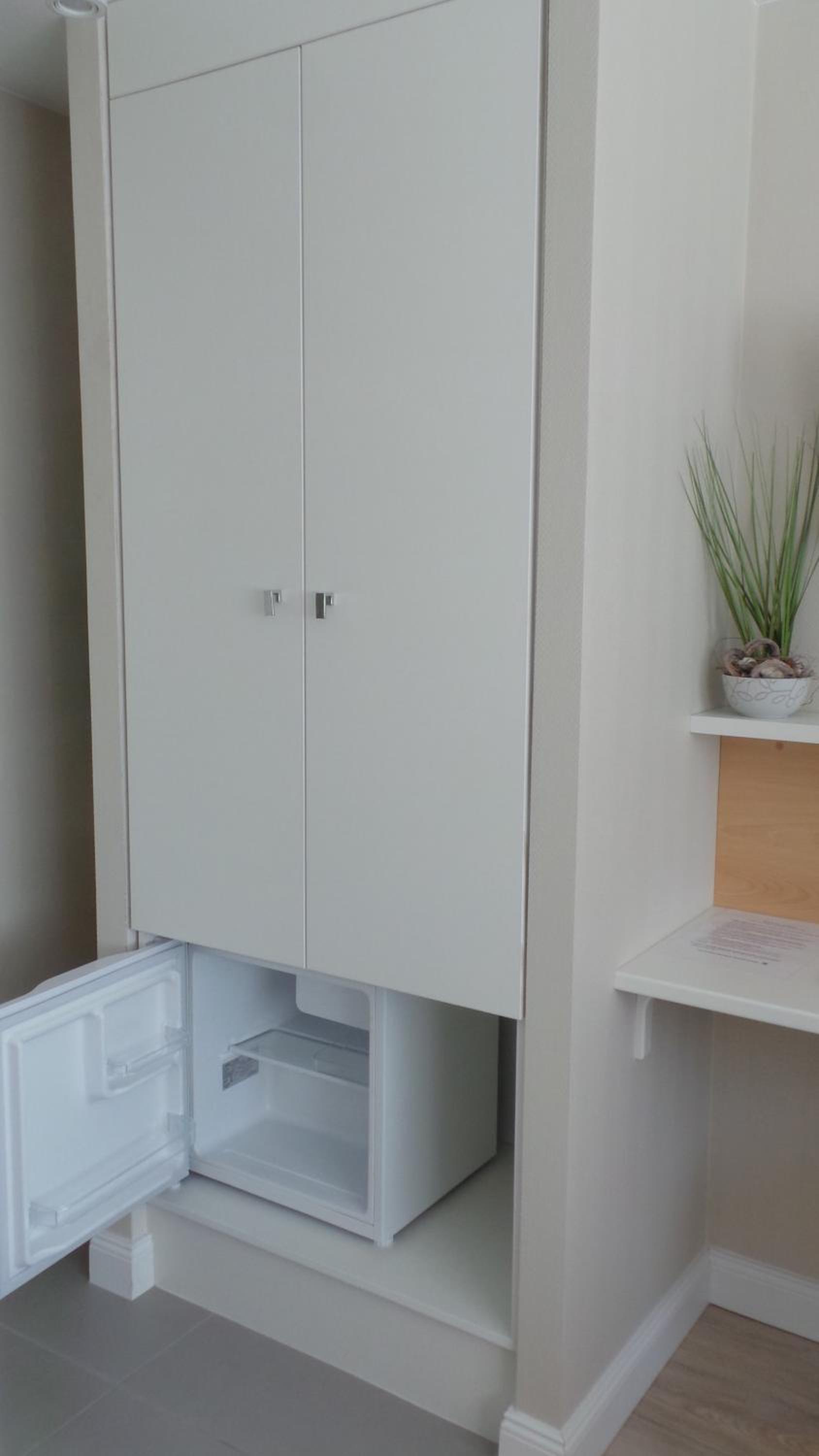 Corner view 2