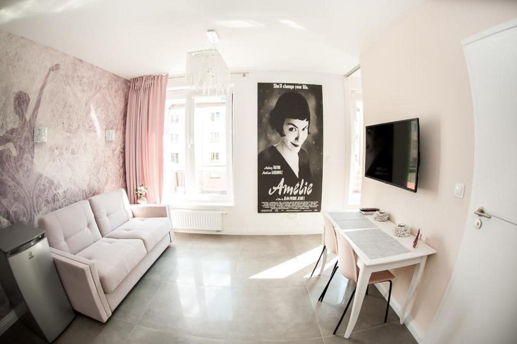 Amelia Suite view 5
