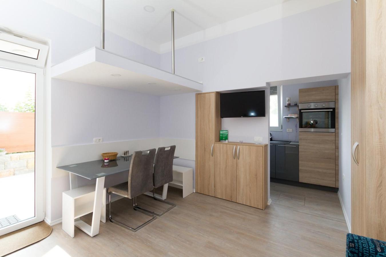 Apartmaji Sobe Zvezda view 2