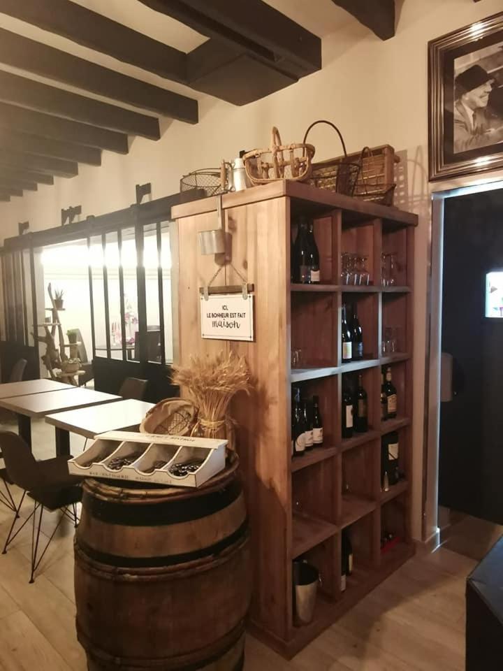 bar