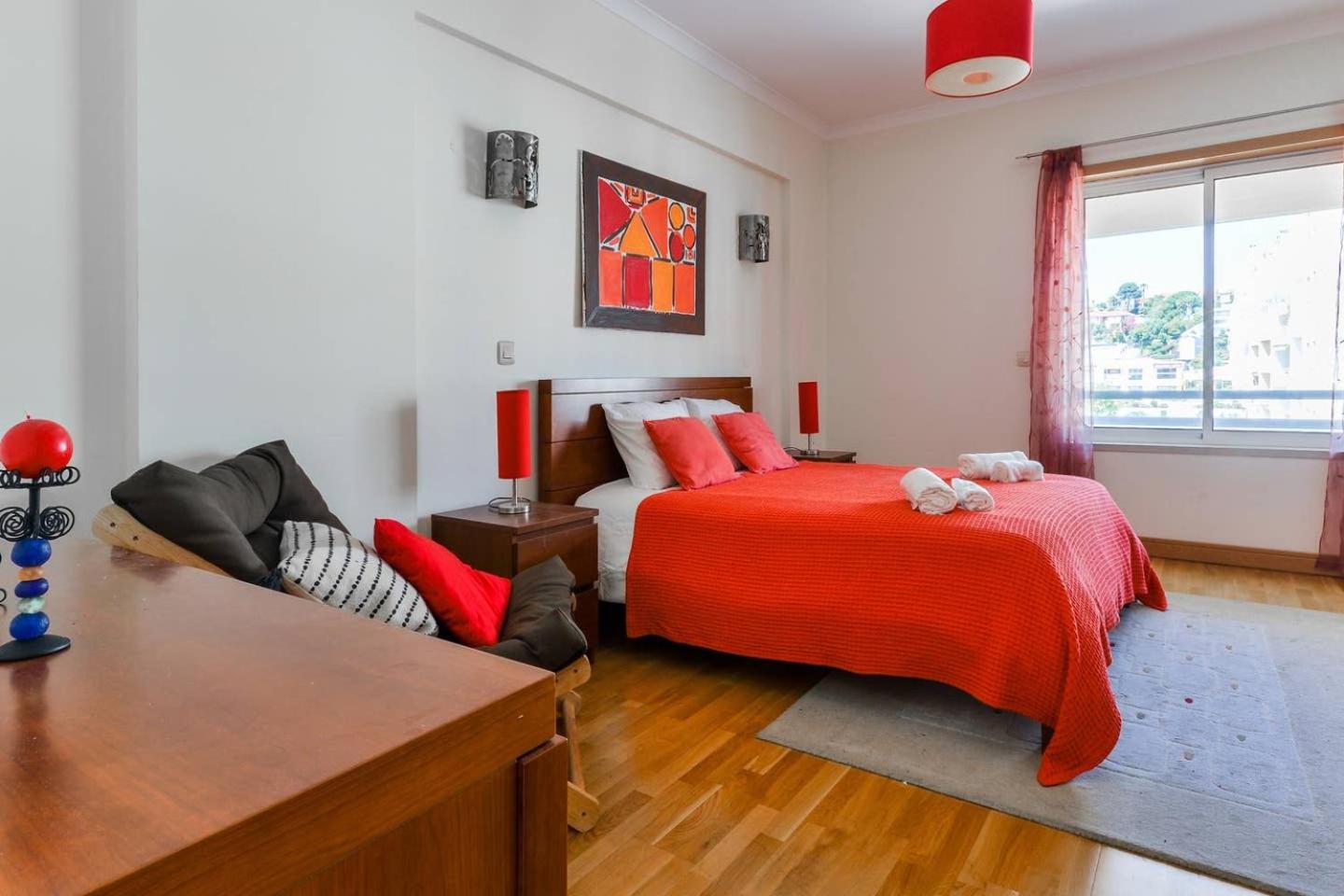 Fantastic Seaside Family Apartment with Pool view 3