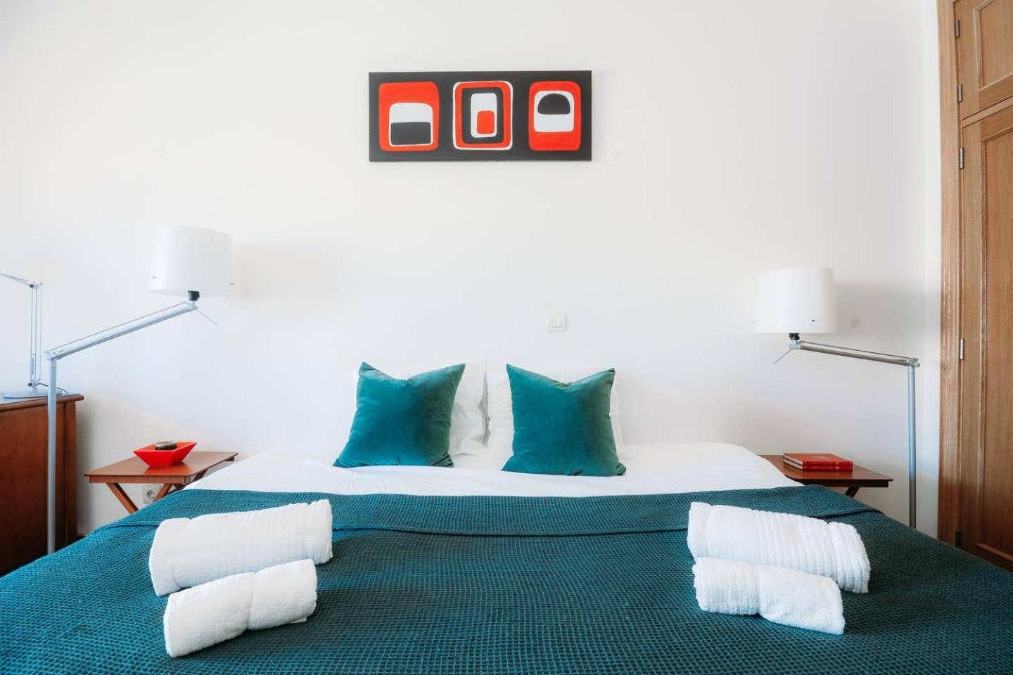 Fantastic Seaside Family Apartment with Pool view 4