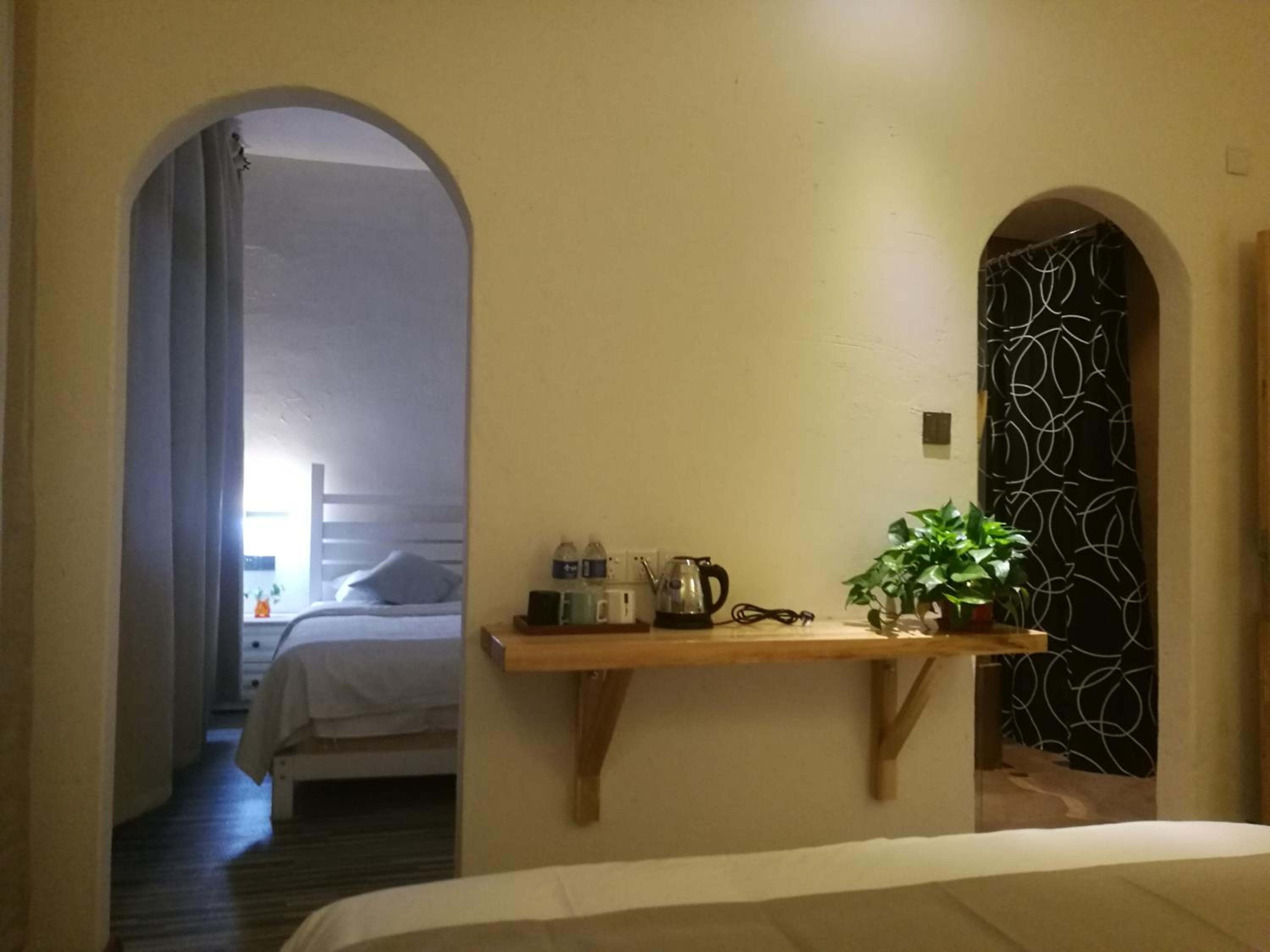 Right Here Hotel (Dunhuang International Youth Hostel)