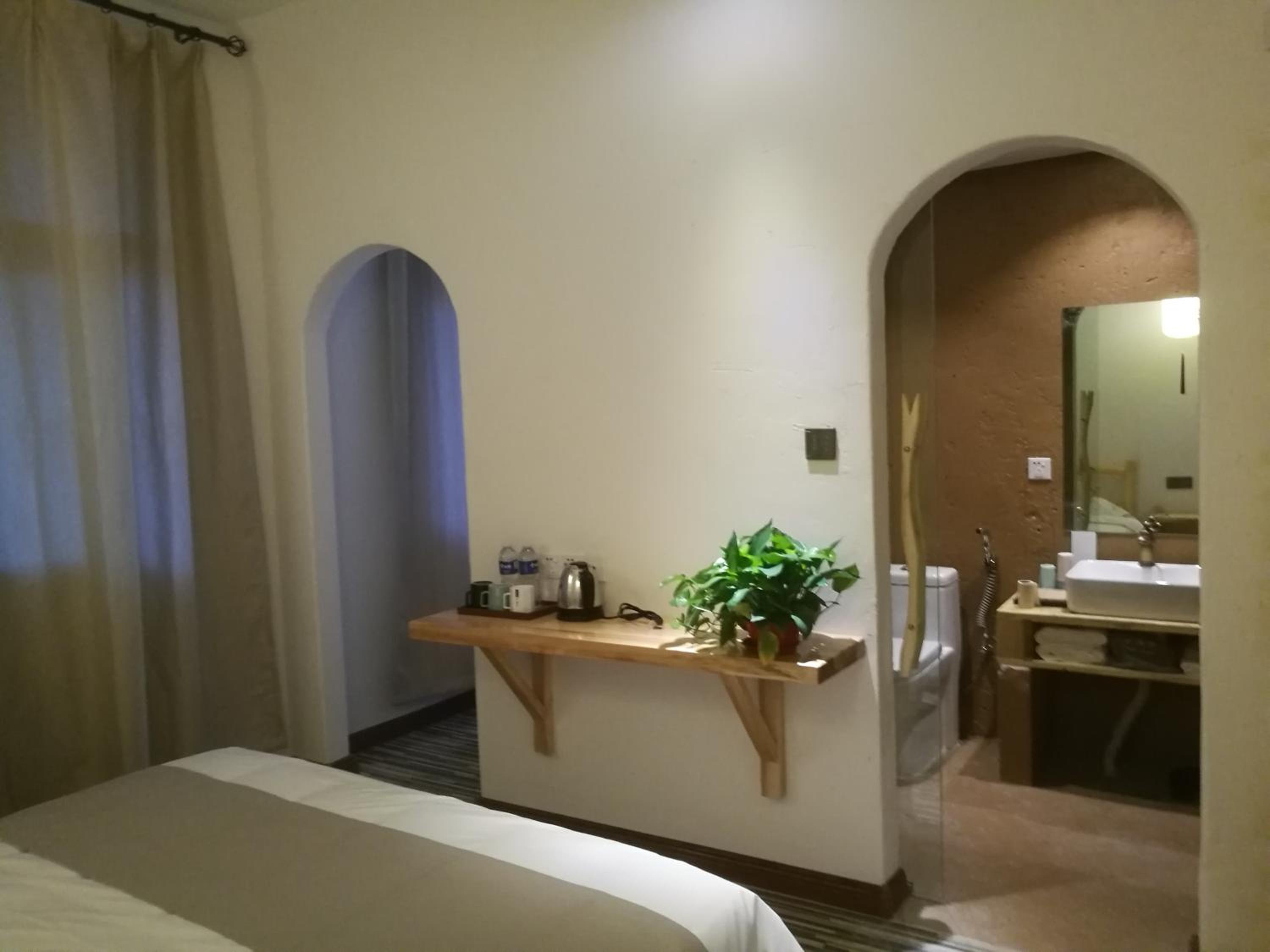 Right Here Hotel (Dunhuang International Youth Hostel)