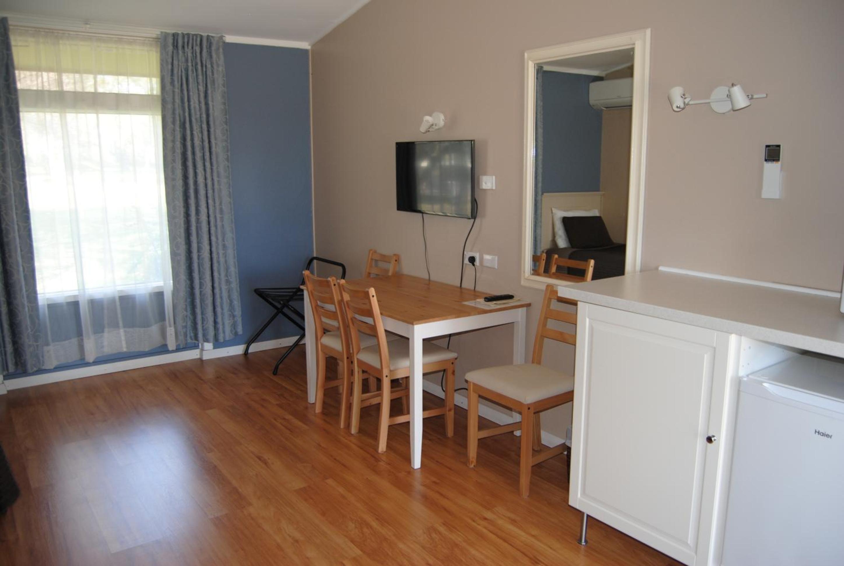 Airlie House Motor Inn