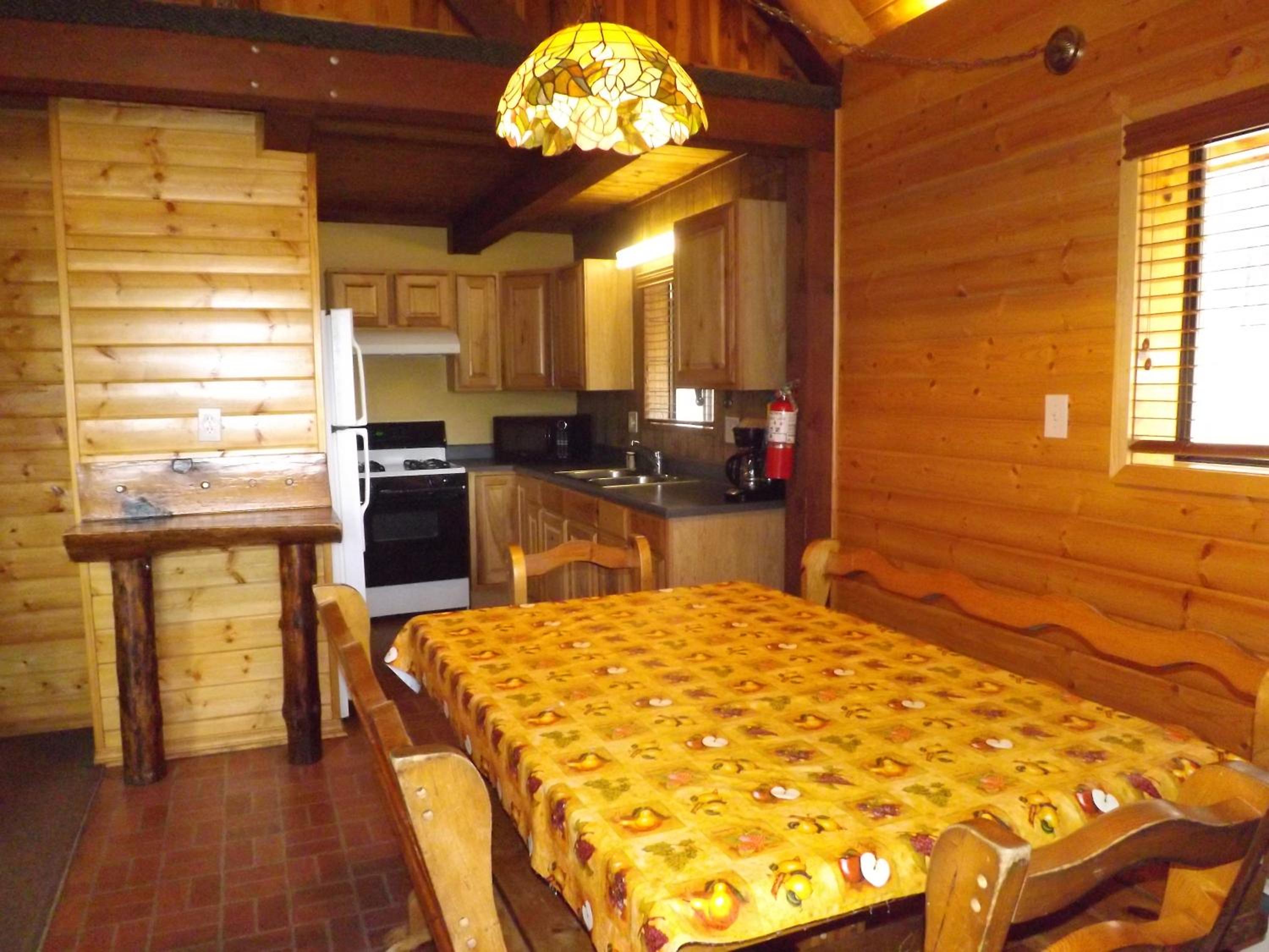 Arizona Mountain Inn & Cabins