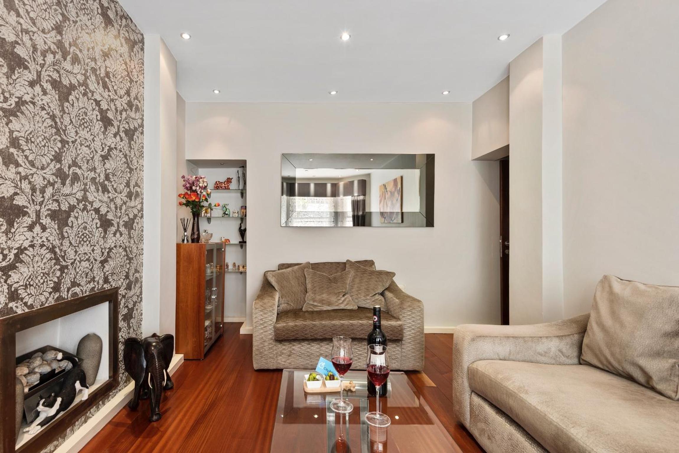Bright Earl’s Court Apartment- SVA