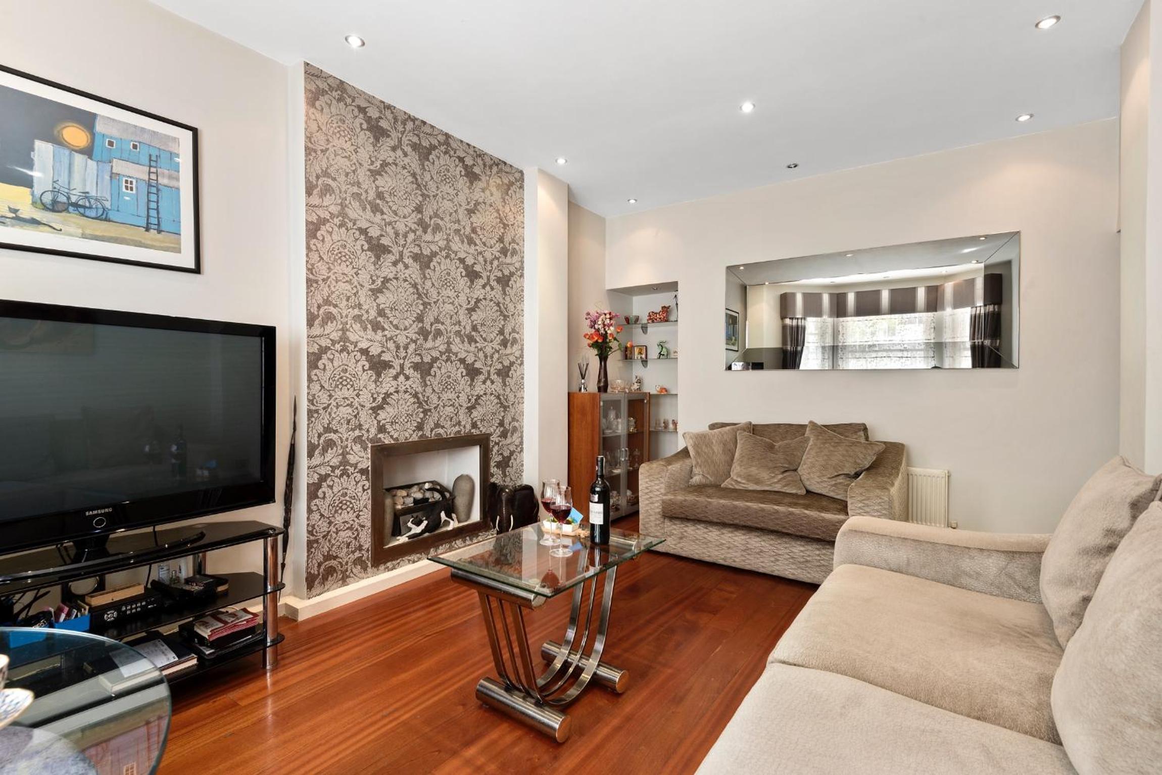 Bright Earl’s Court Apartment- SVA