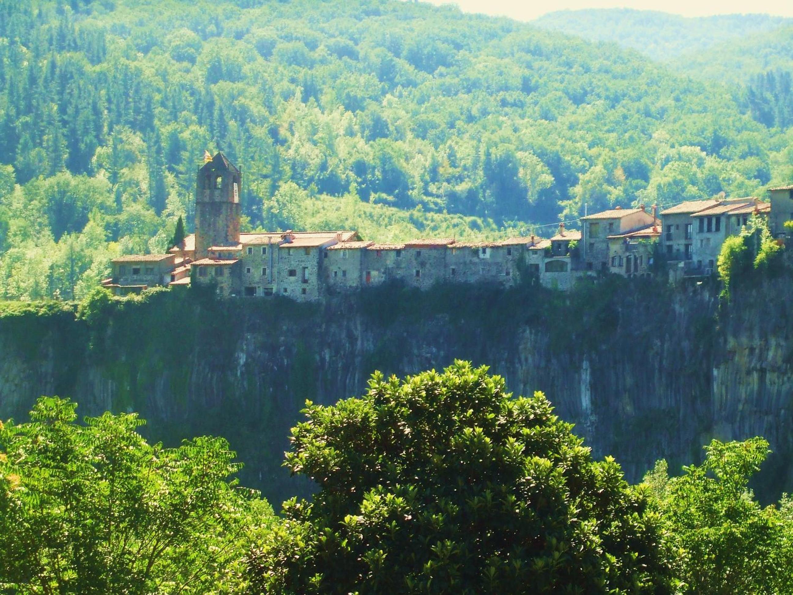 Hostal Mont-Rock view 2
