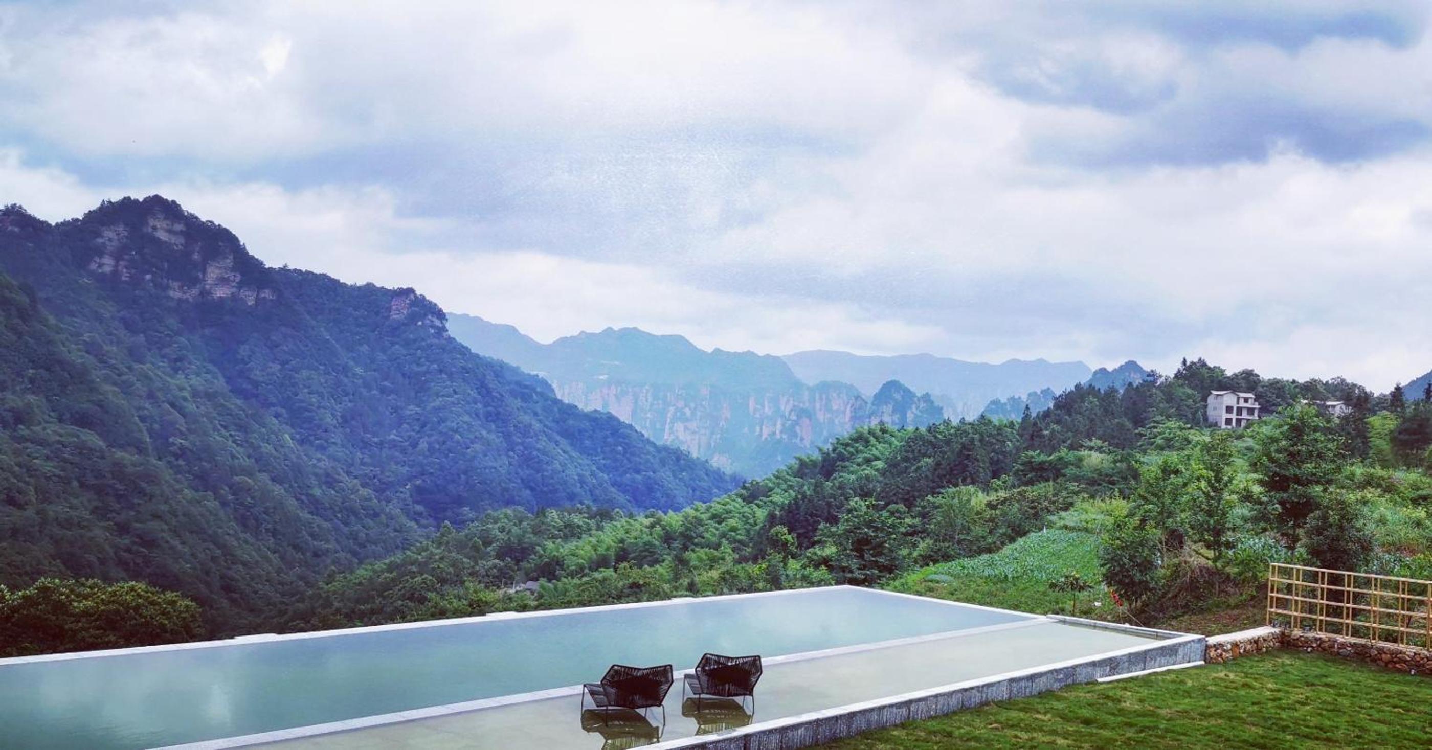 Zhangjiajie national park Purespace --2nights 1free pick-up&book tickets&5min to park