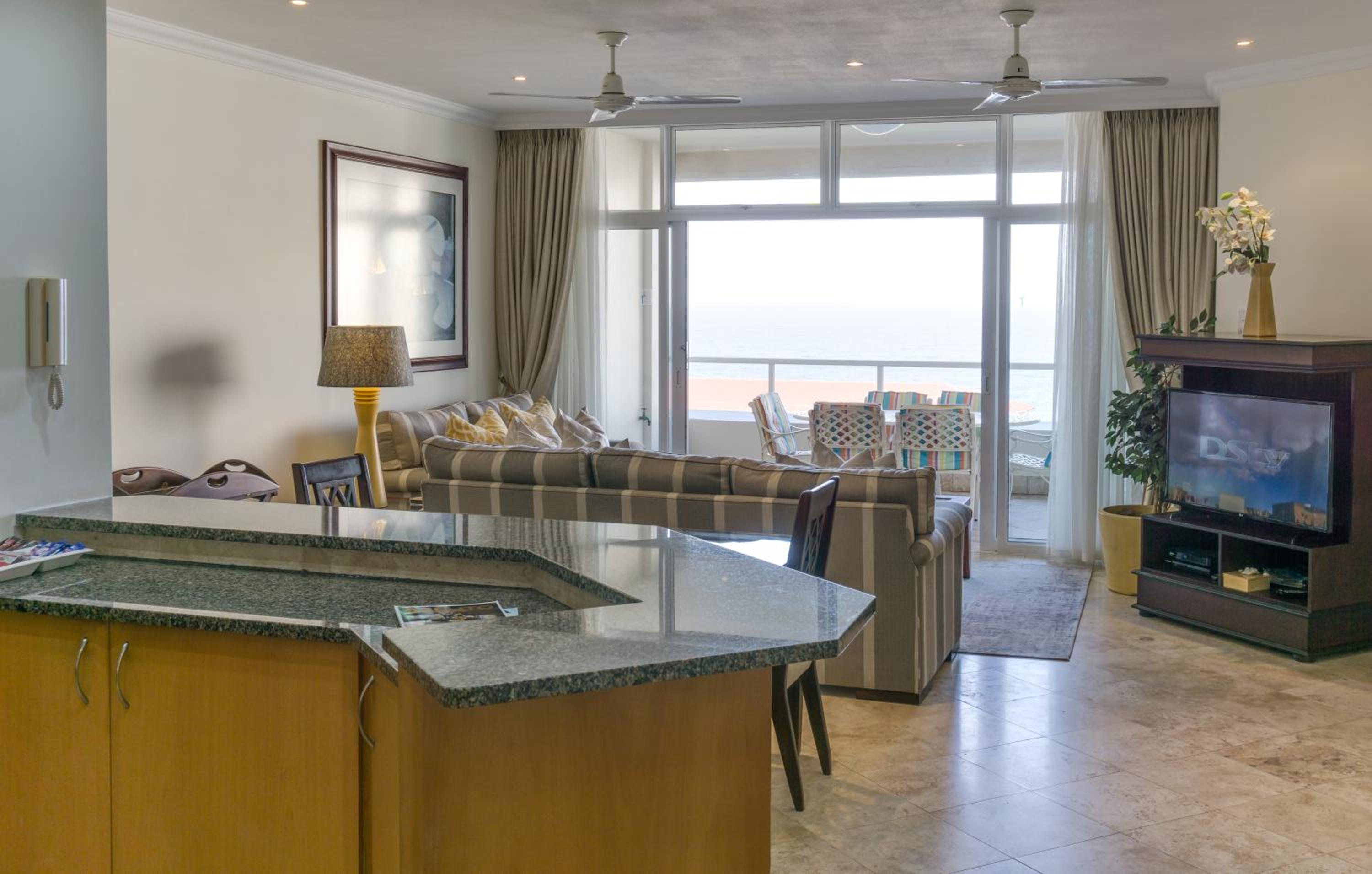 302 Oyster Schelles - by Stay in Umhlanga