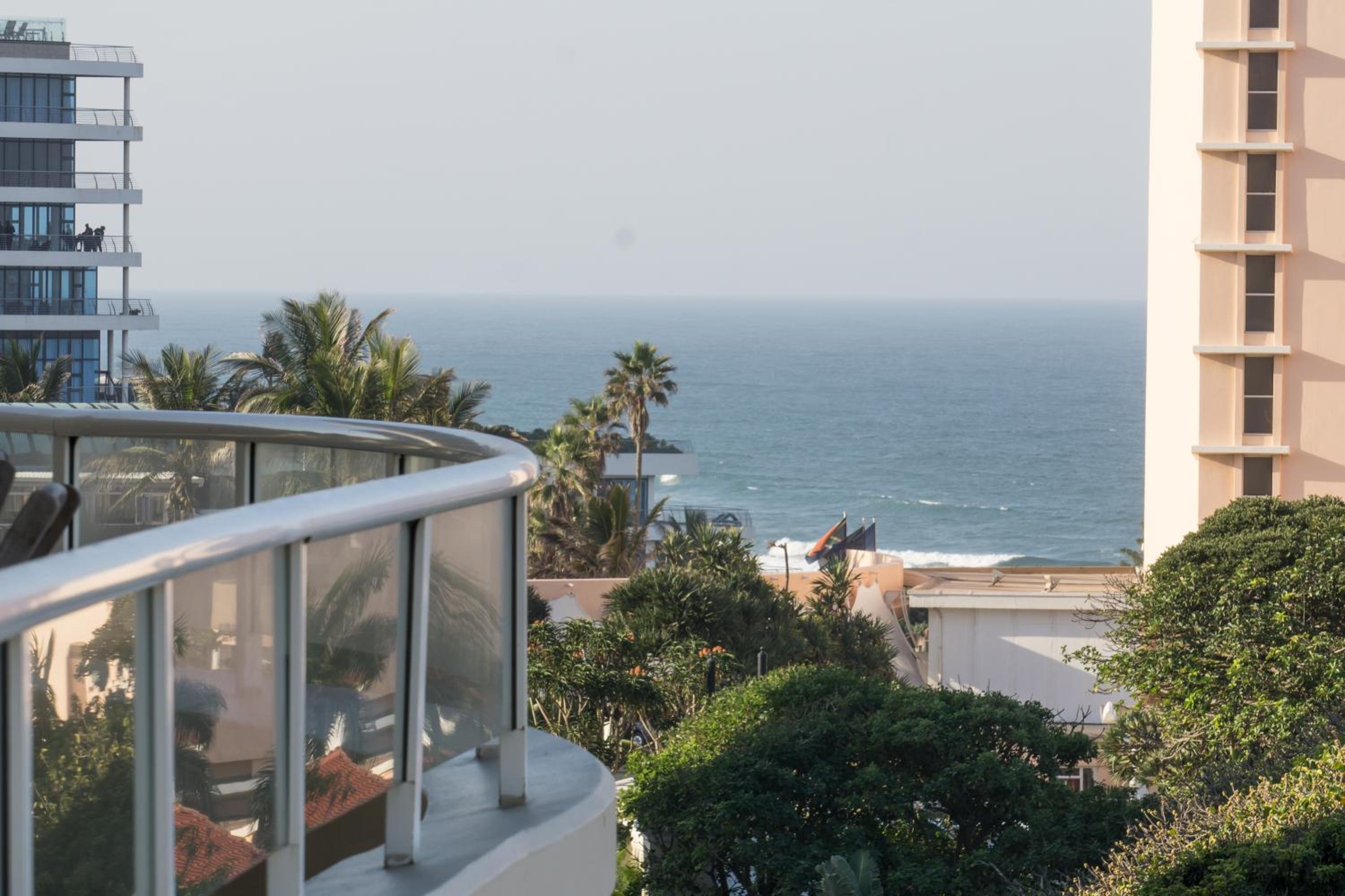 302 Oyster Schelles - by Stay in Umhlanga