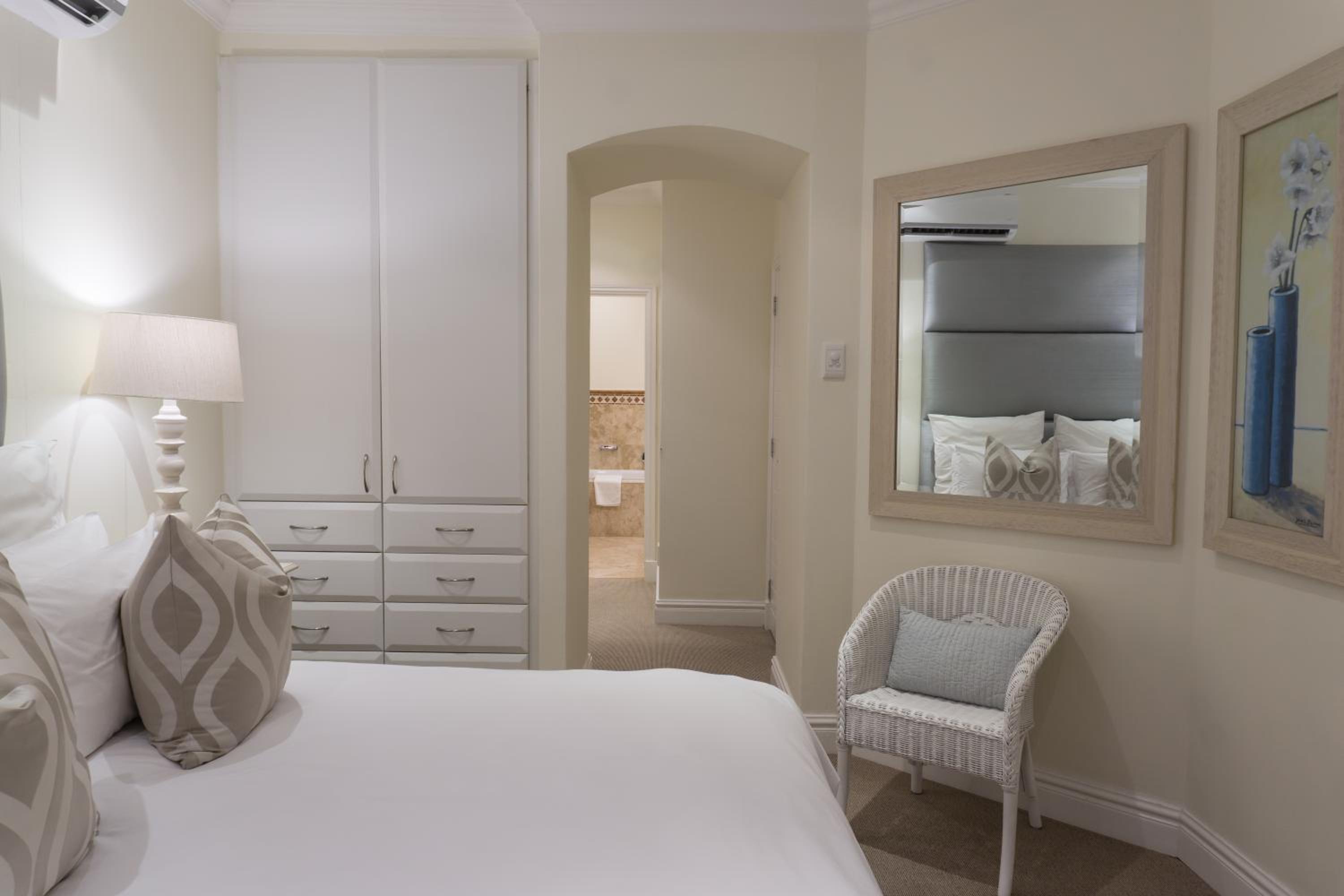 302 Oyster Schelles - by Stay in Umhlanga