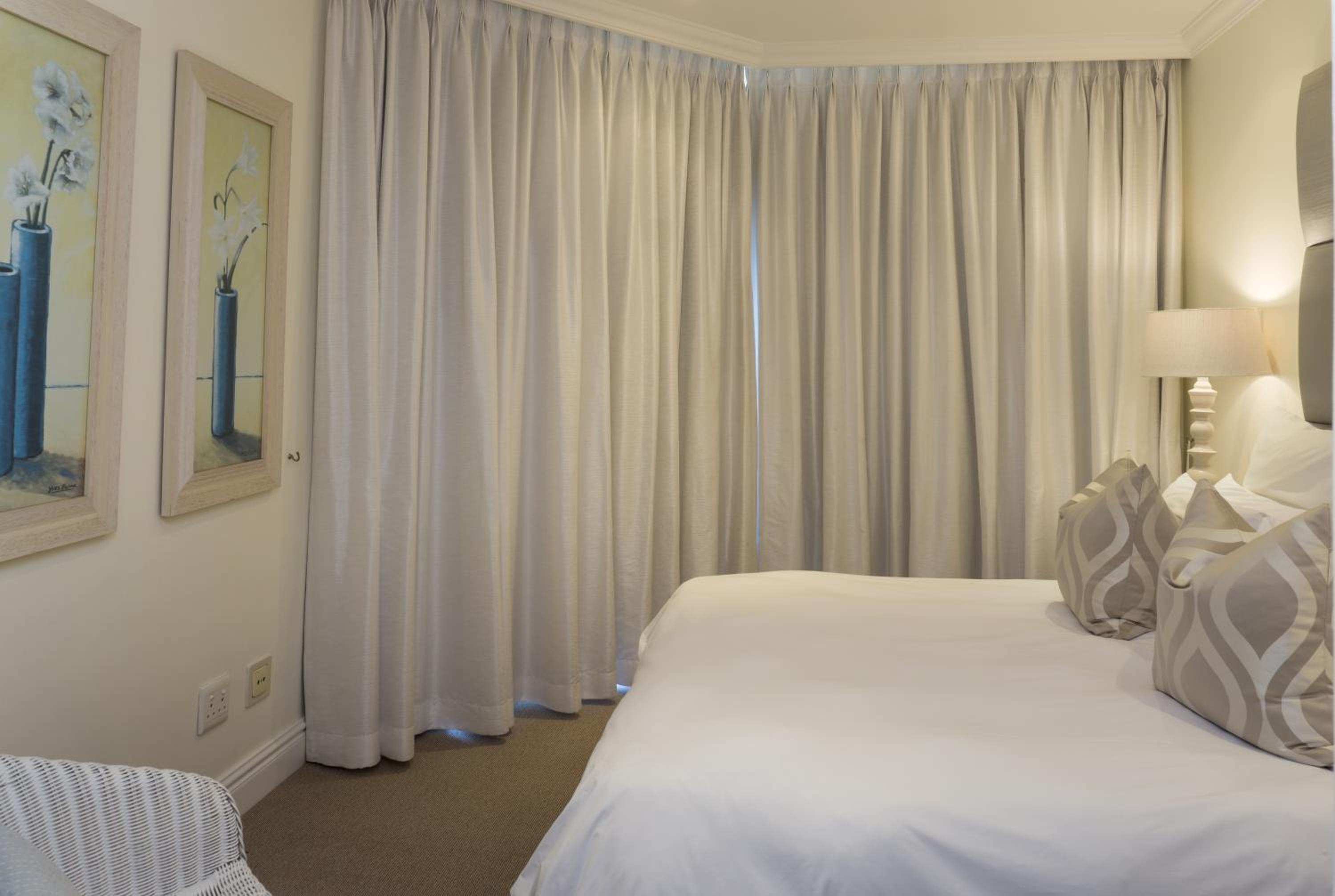 302 Oyster Schelles - by Stay in Umhlanga