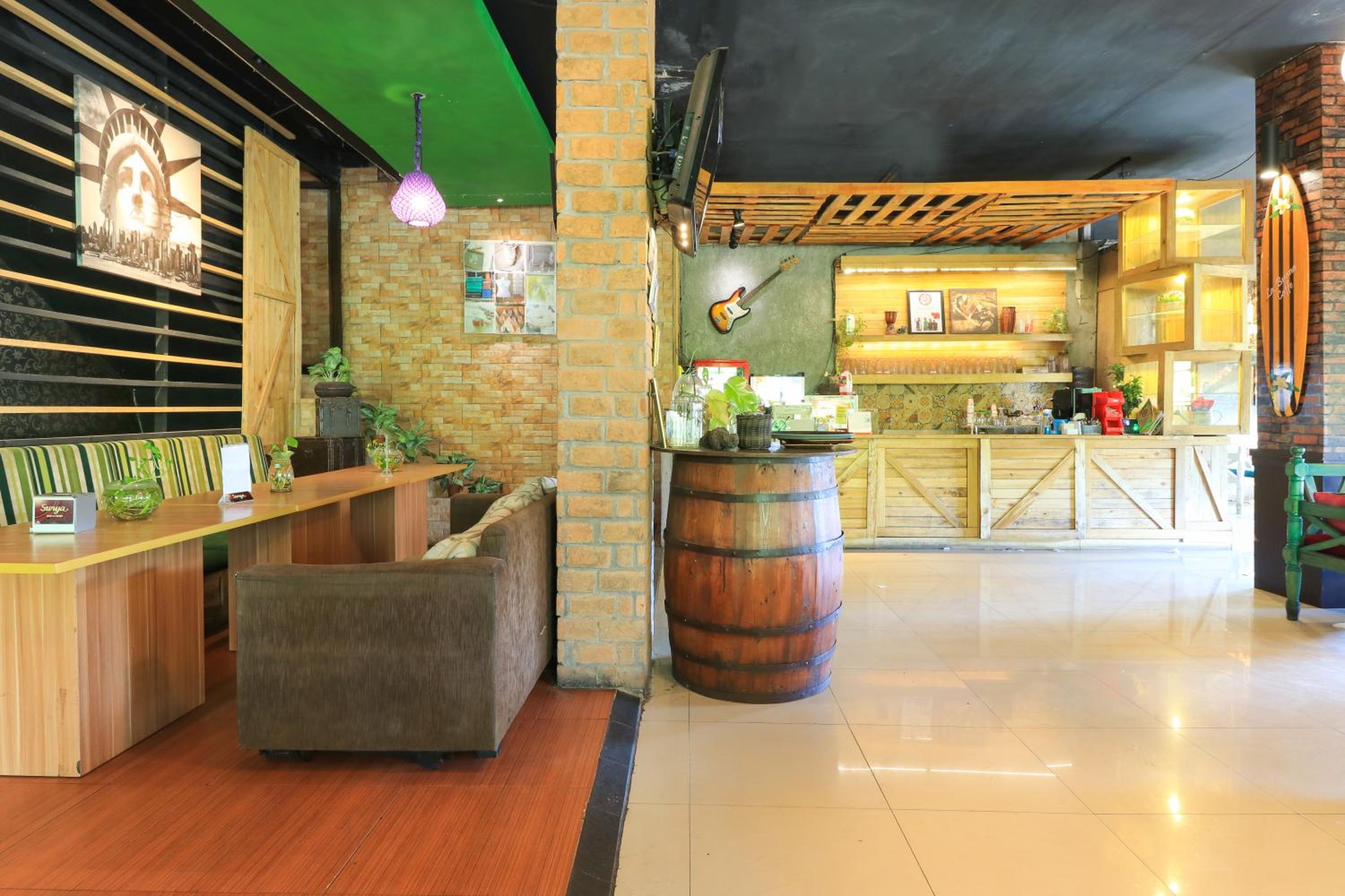 Labuana Homestay and Cafe Garden Makassar view 2