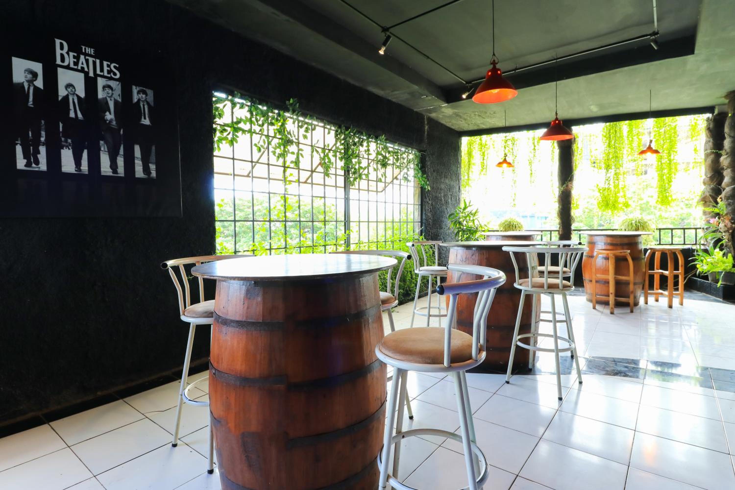 Labuana Homestay and Cafe Garden Makassar view 4