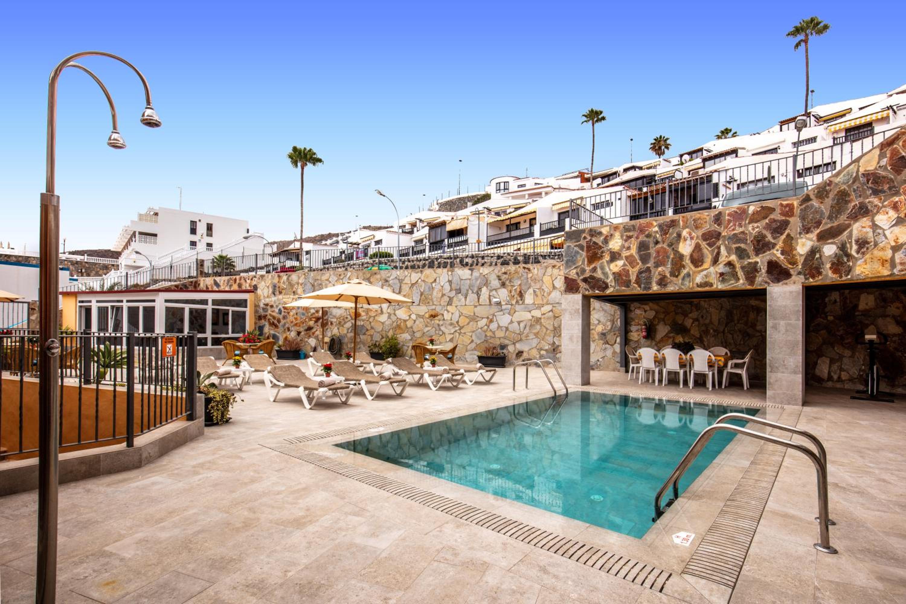 Granada I Apartments