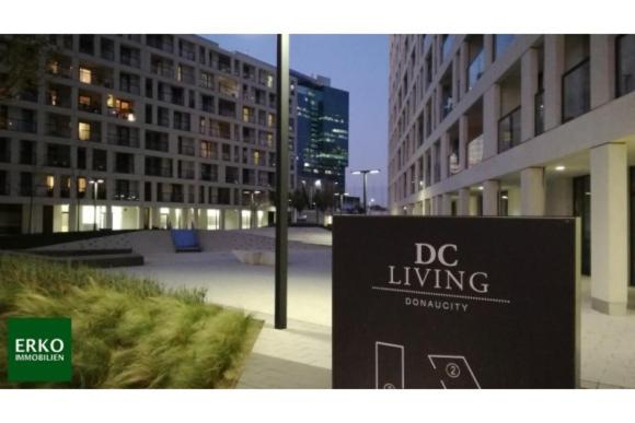 Amazing Austria Center Apartment near UNO City