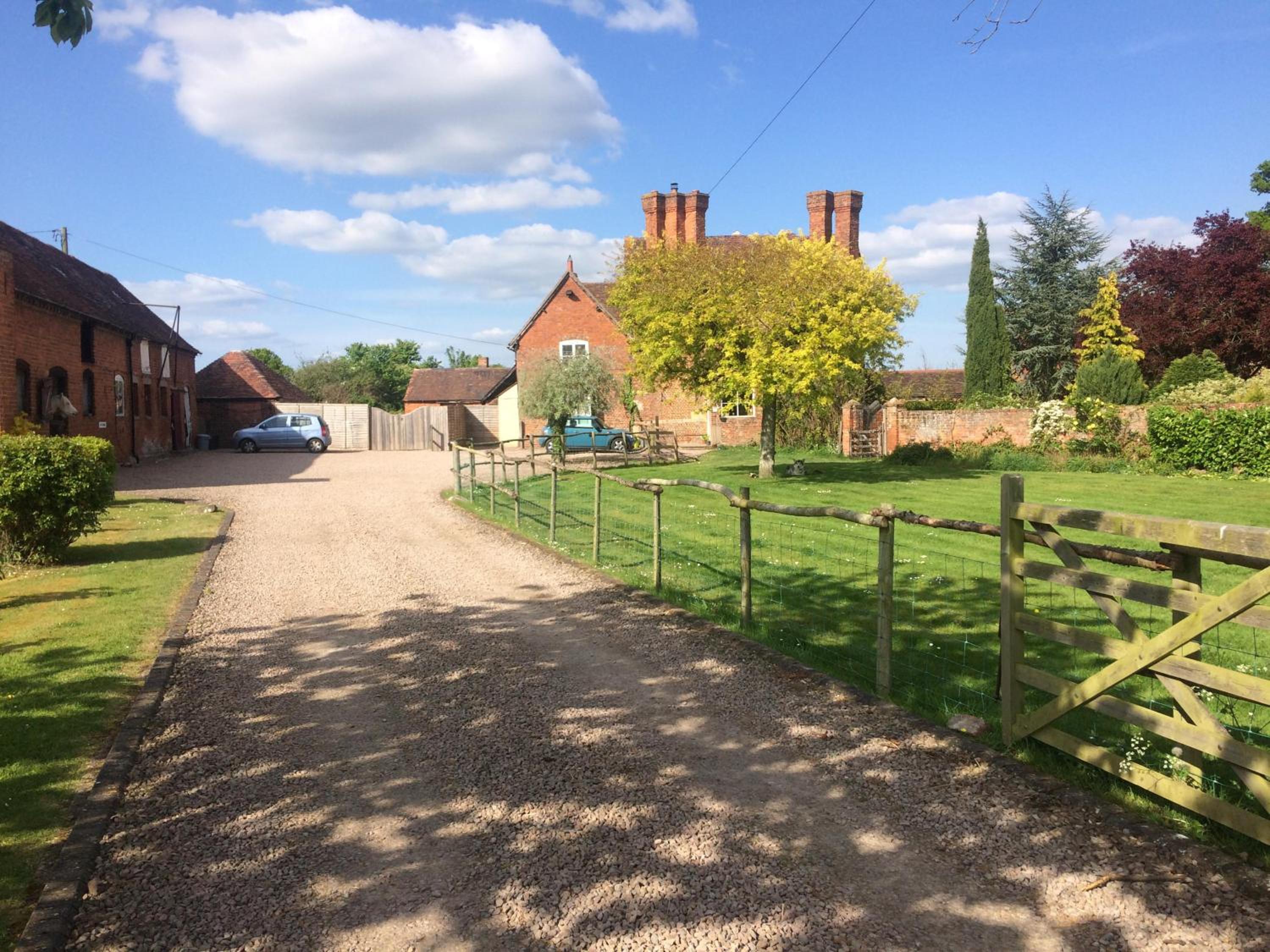 Gilberts End Farm view 3