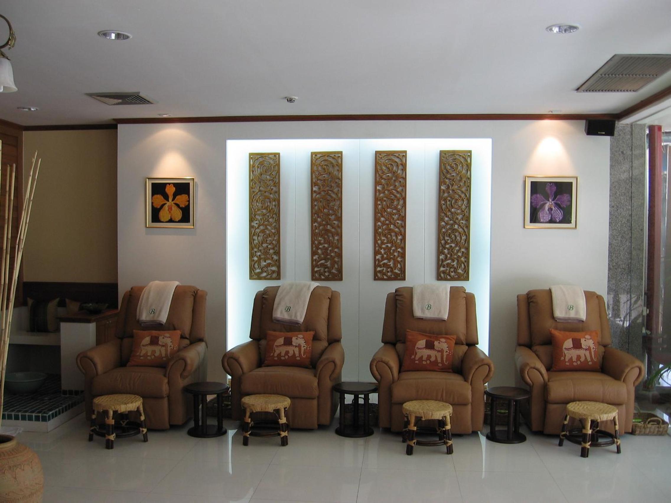 Wall Street Inn, Bangkok