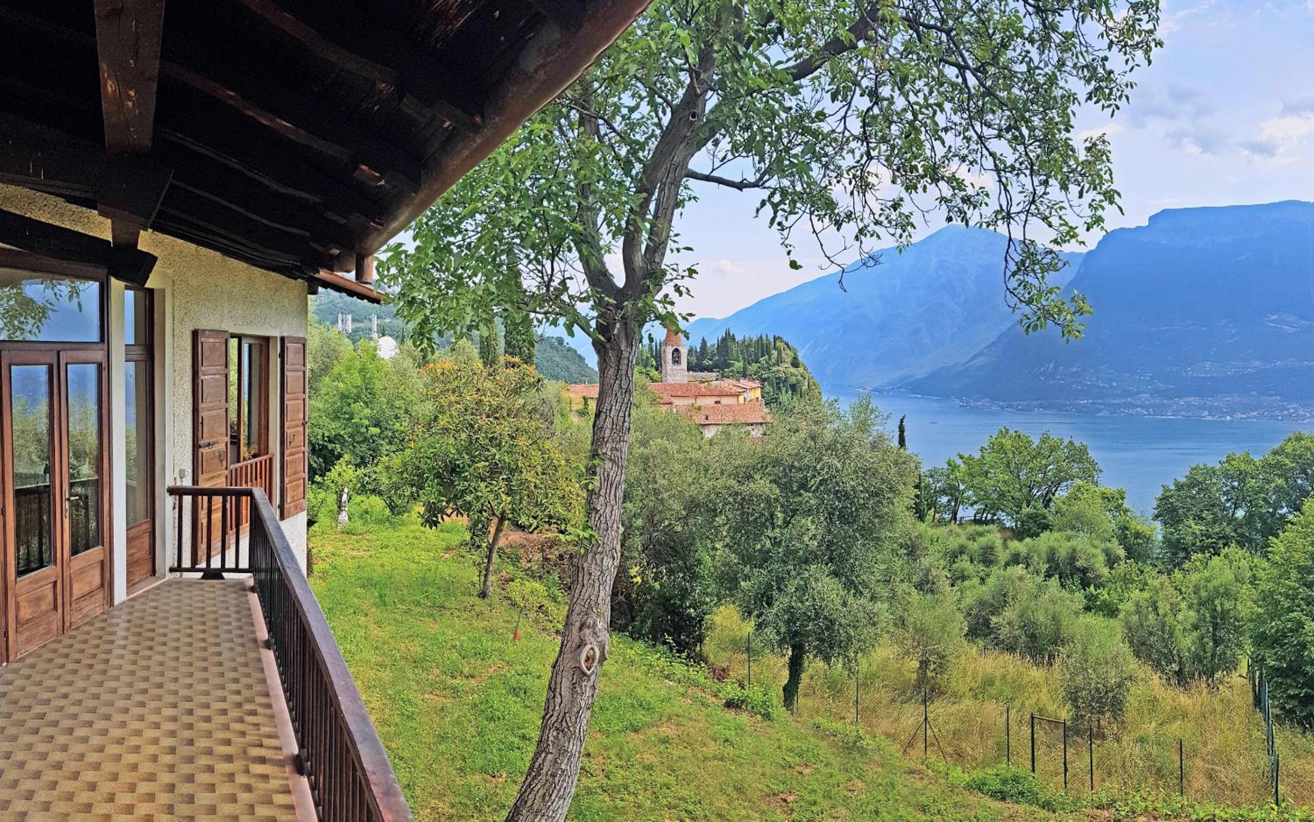 Villa Paradiso Pieve by Gardadomusmea view 2