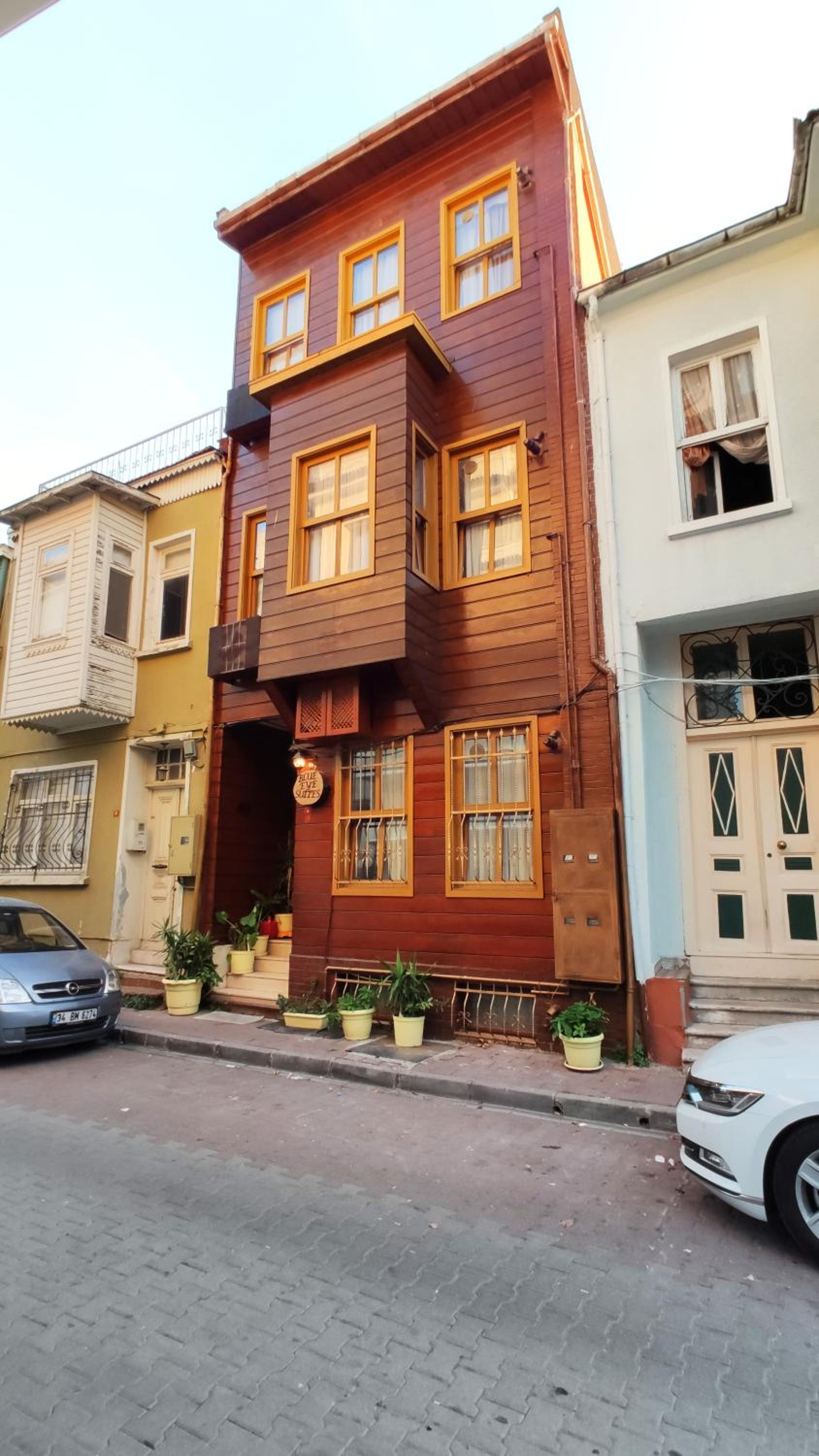 Blue Eye Suites
