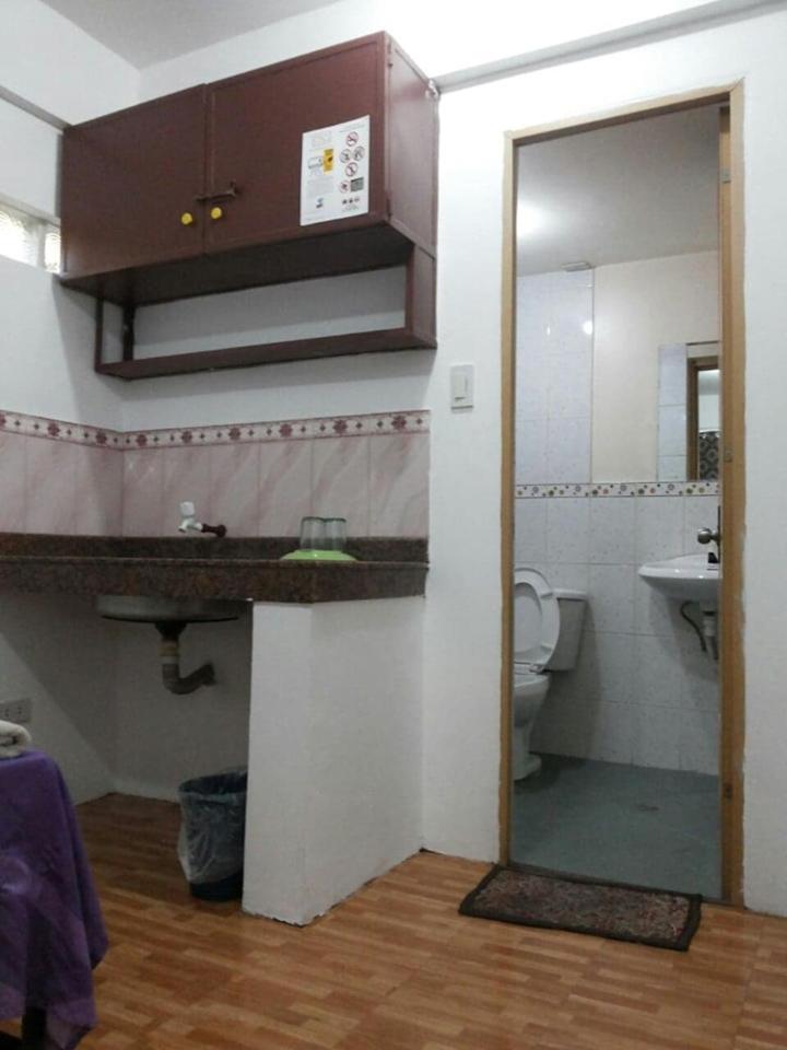 Budget Studio Unit in Makati
