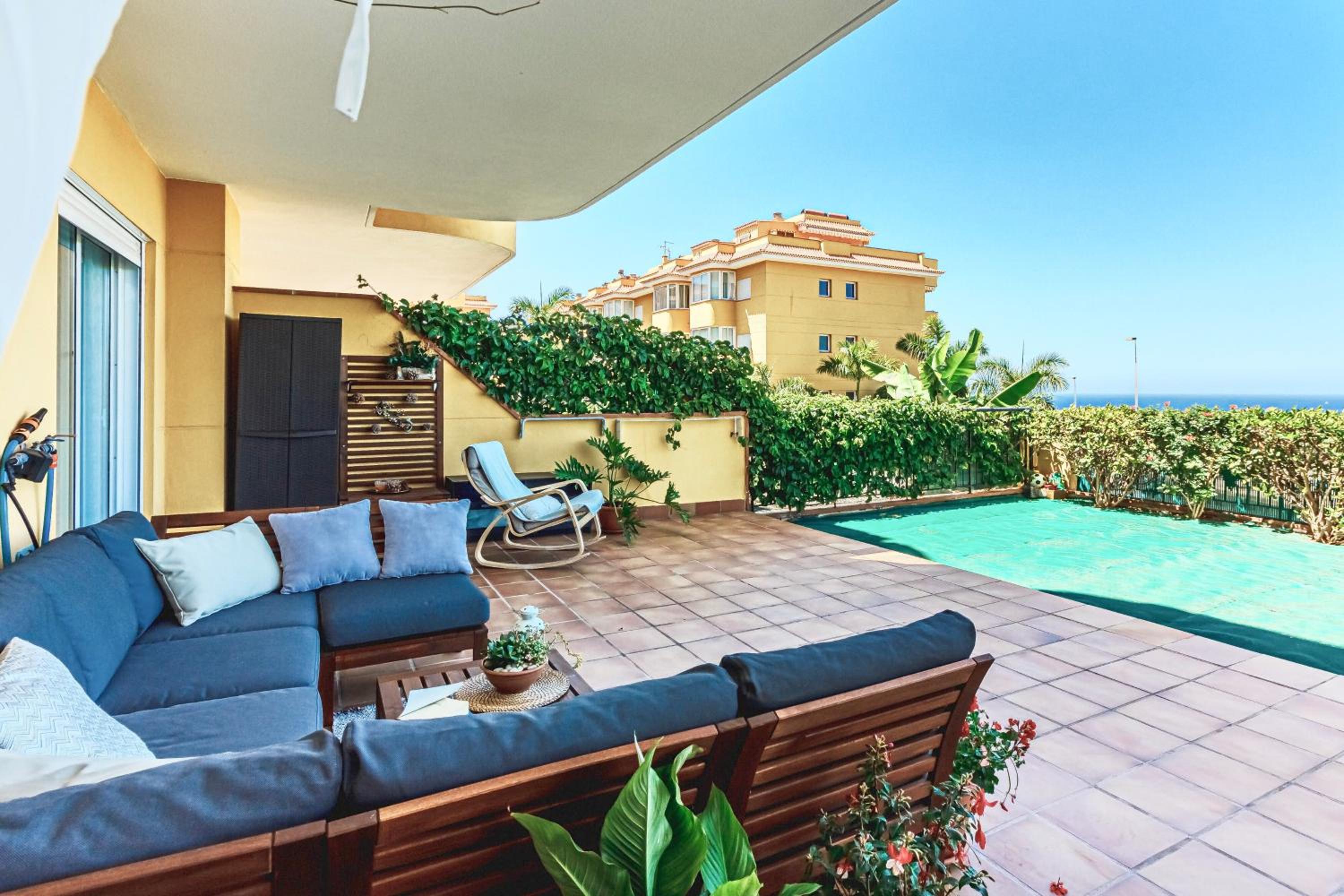 Charming Apartment with a Cozy Terrace photo 3