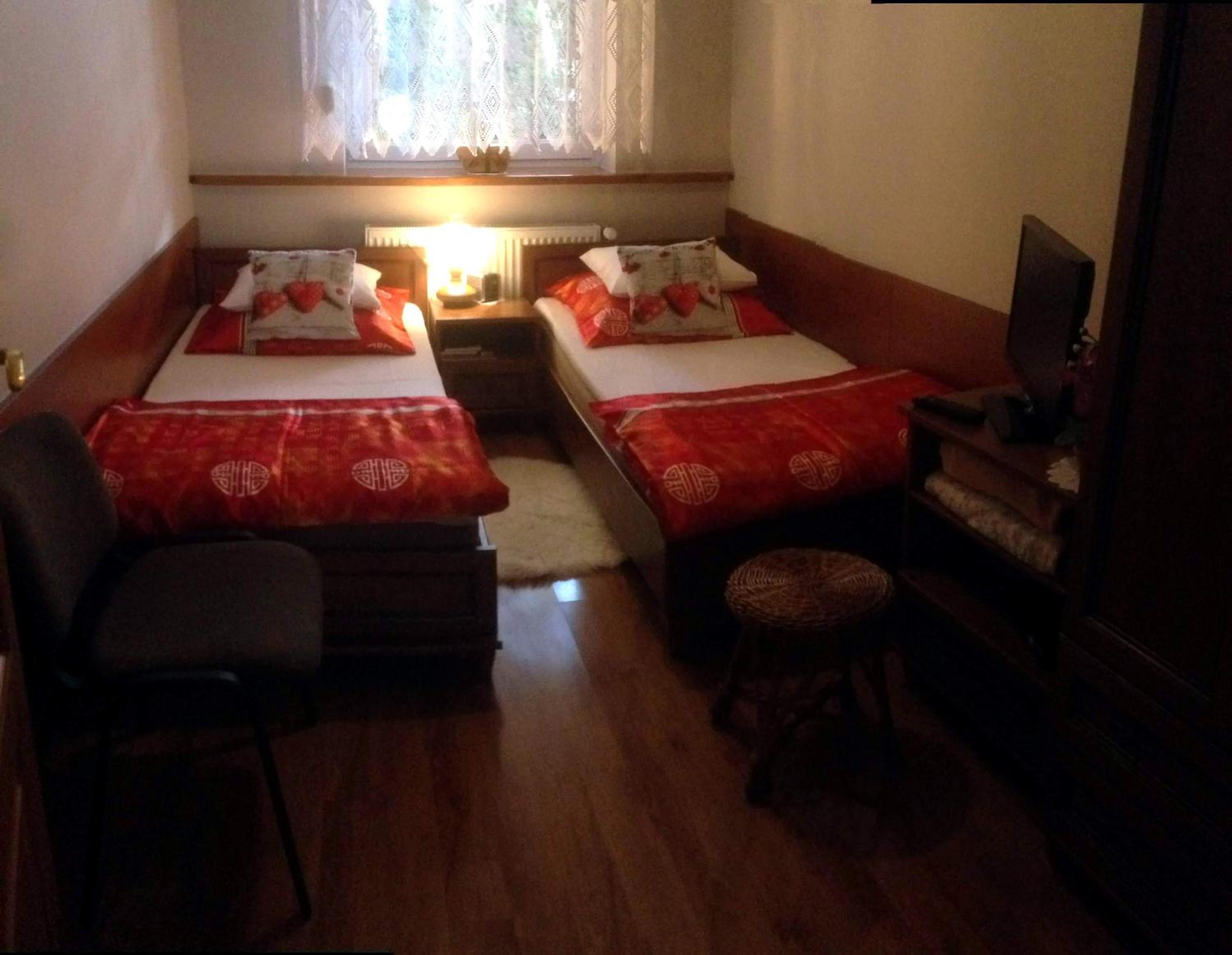 Photo 8
