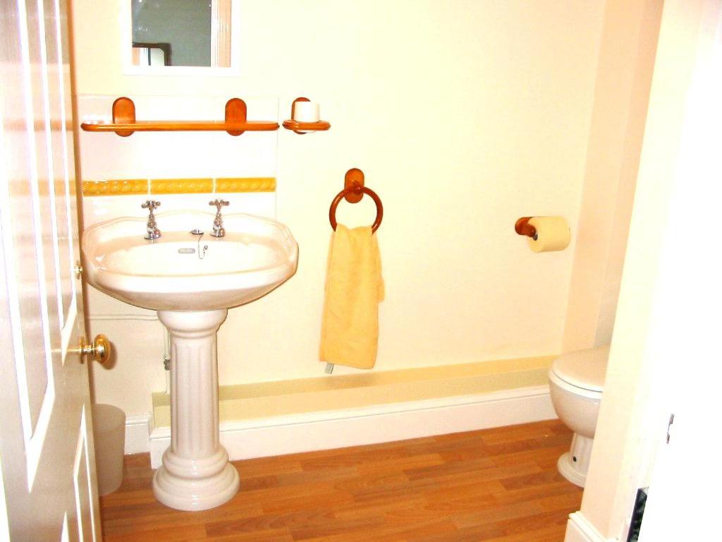 Home farm cottage Guest House view 4