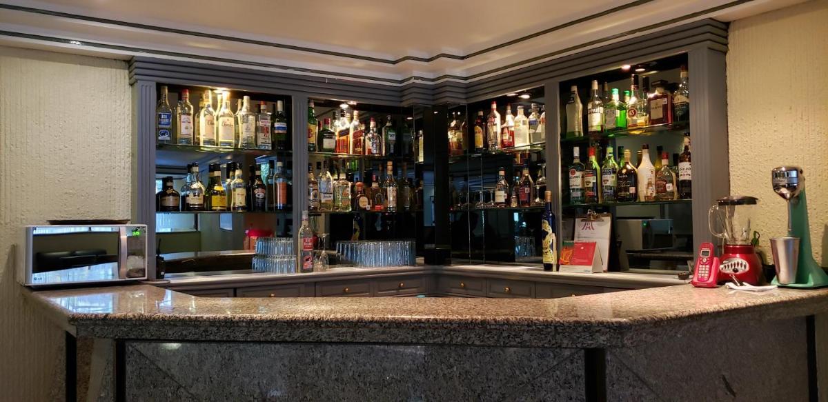 bar