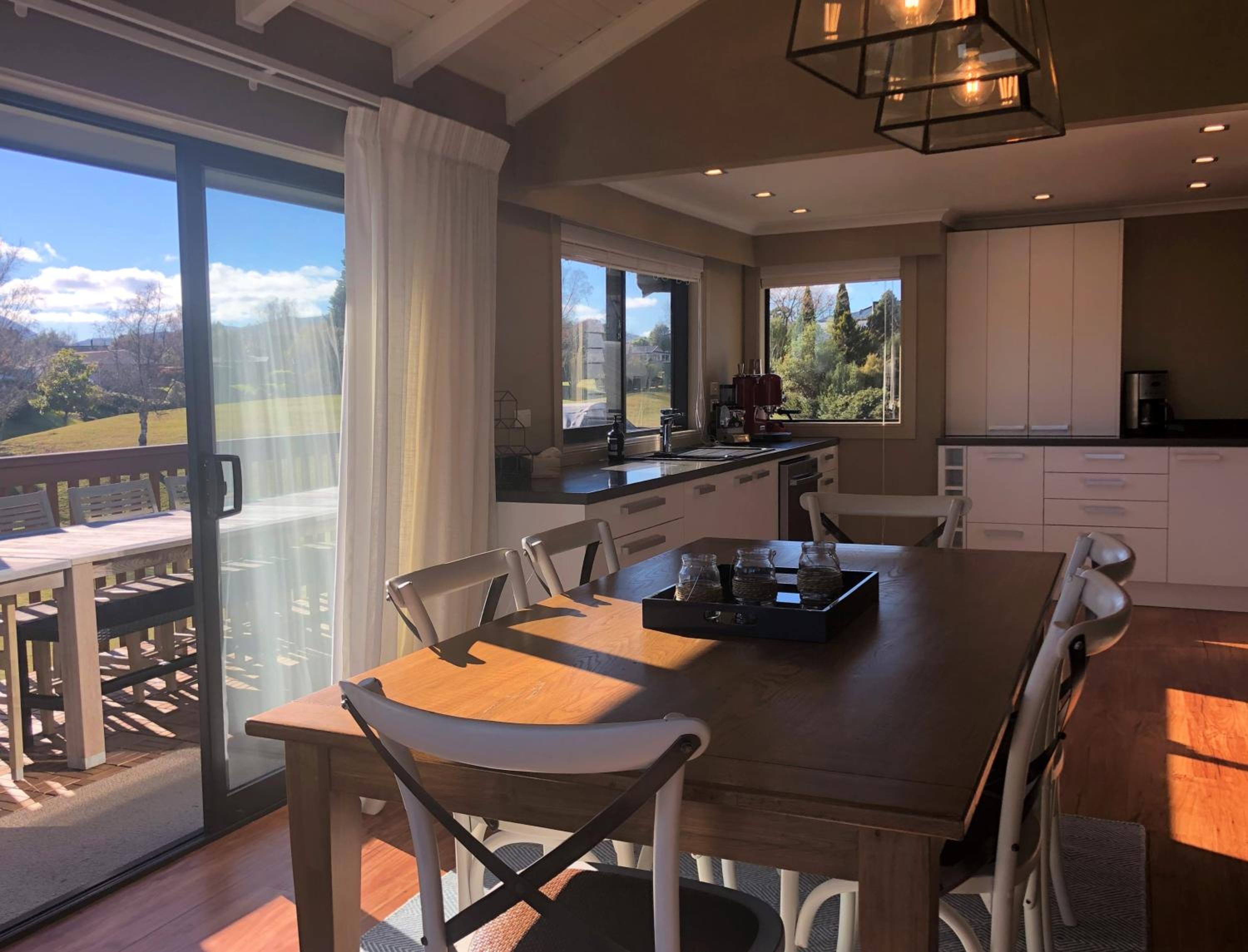 Kinloch Lakeview Lodge - Taupo