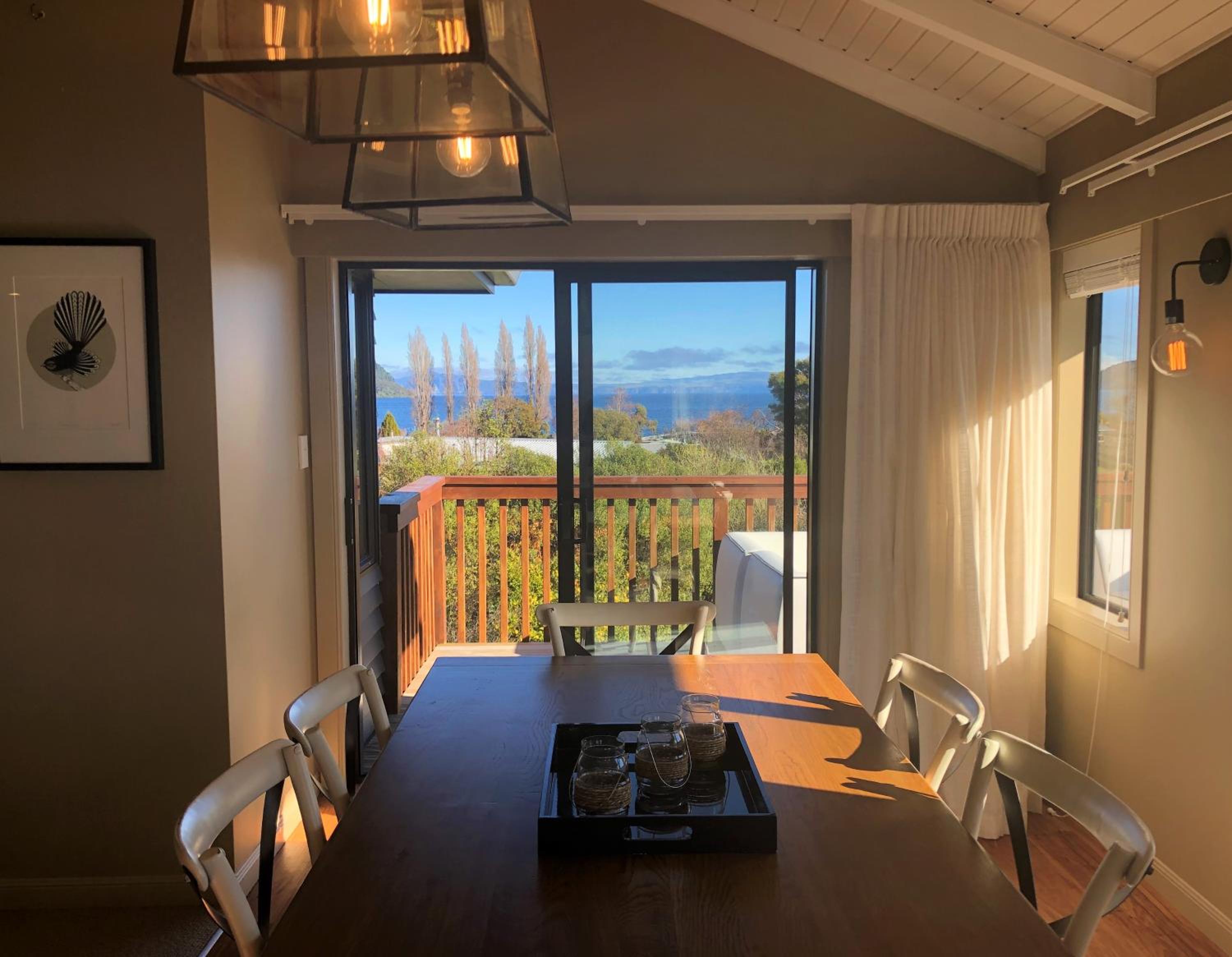 Kinloch Lakeview Lodge - Taupo