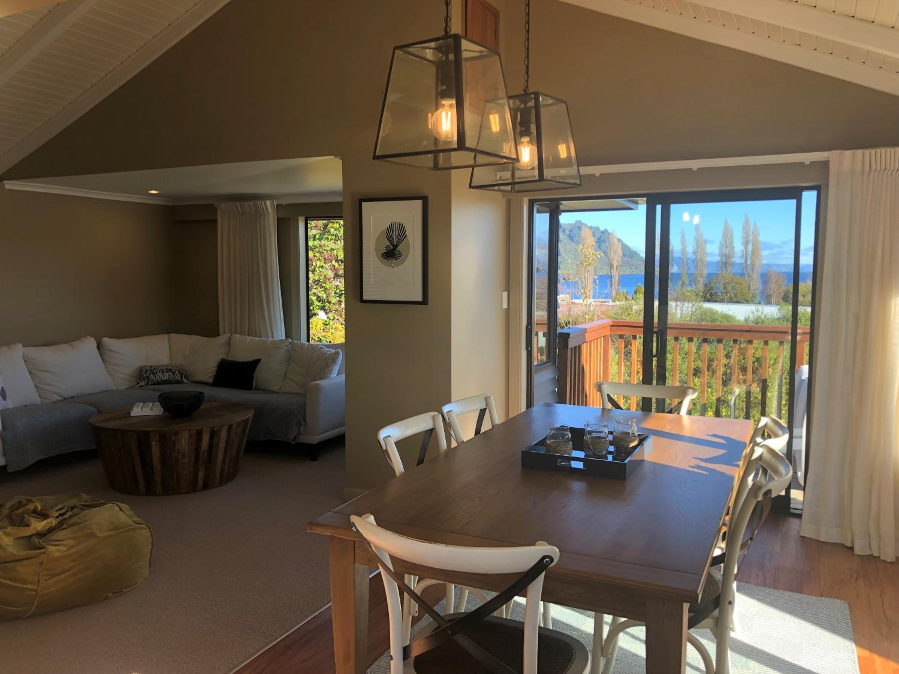 Kinloch Lakeview Lodge - Taupo