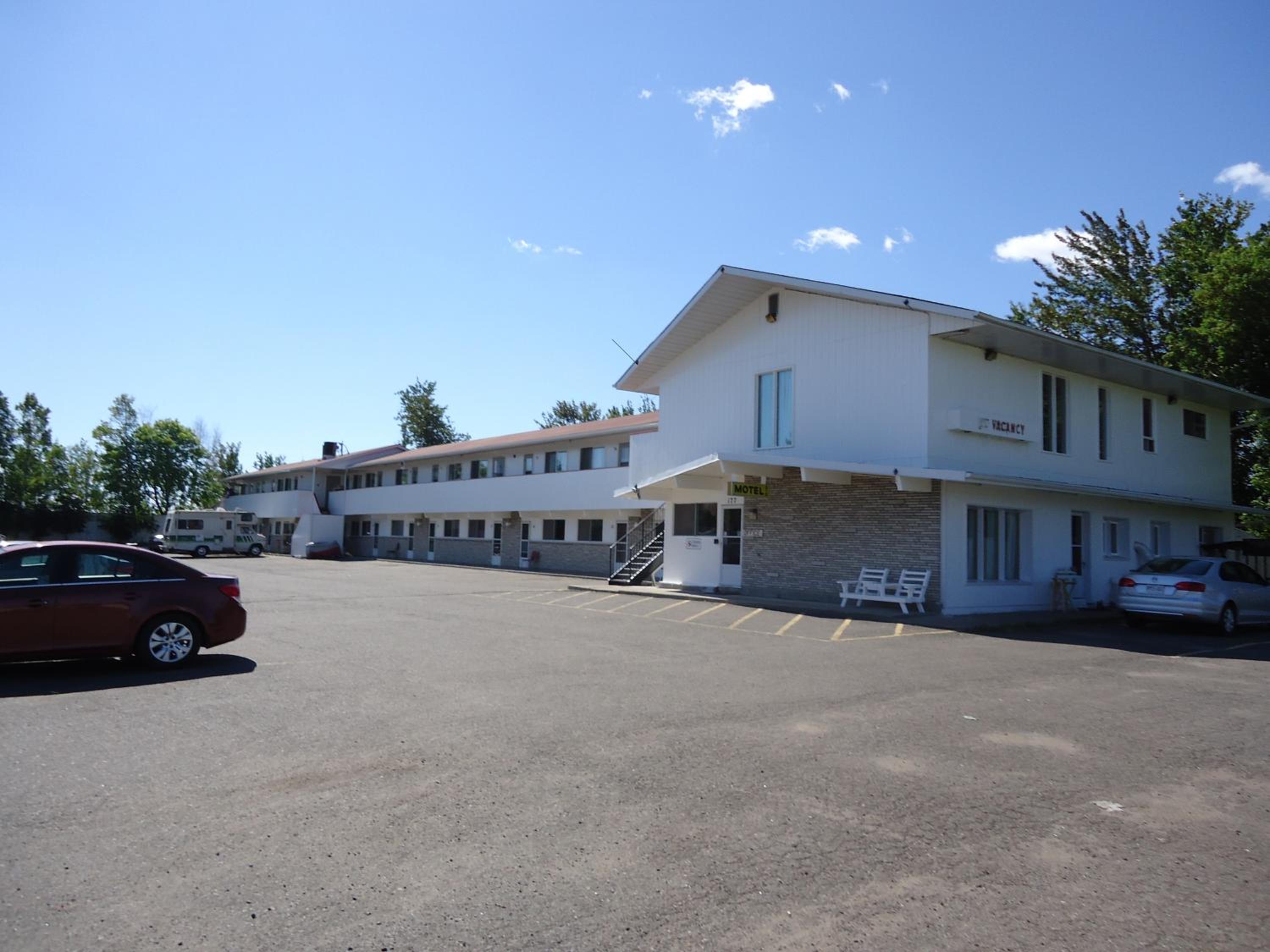 Voyageur Motel