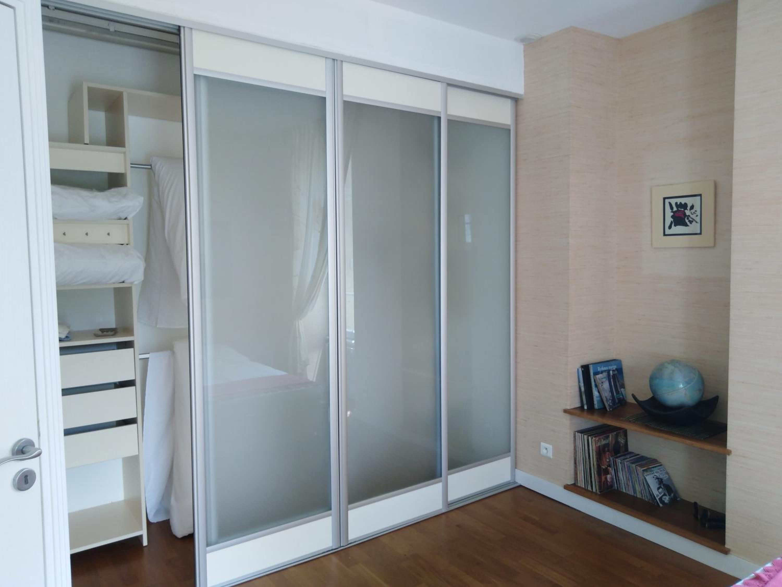 Izella view 3