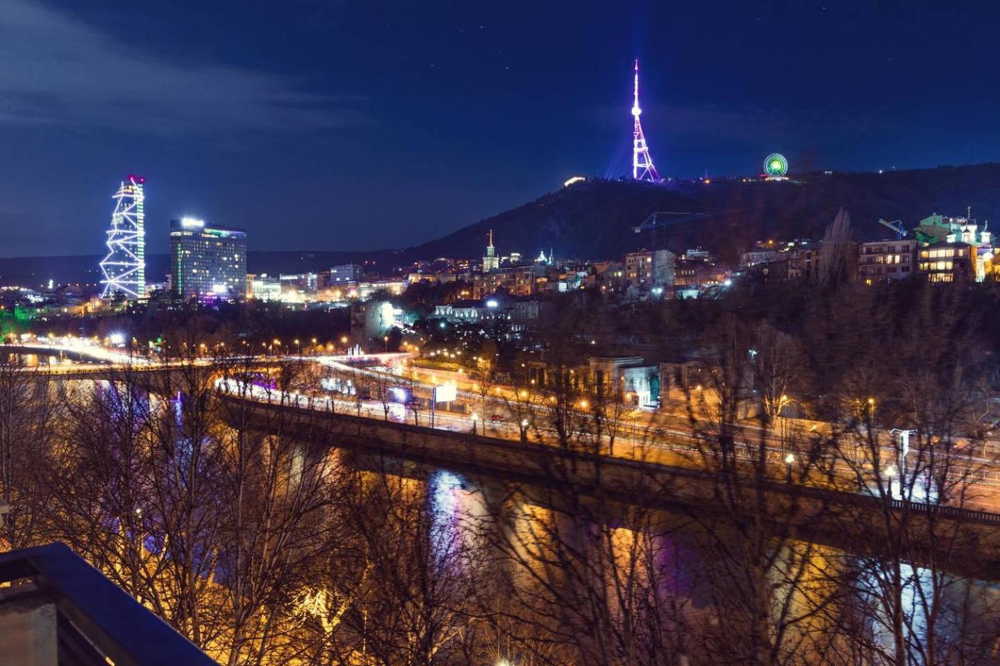 Wehost Apartment Close to Agmashenebeli view 5
