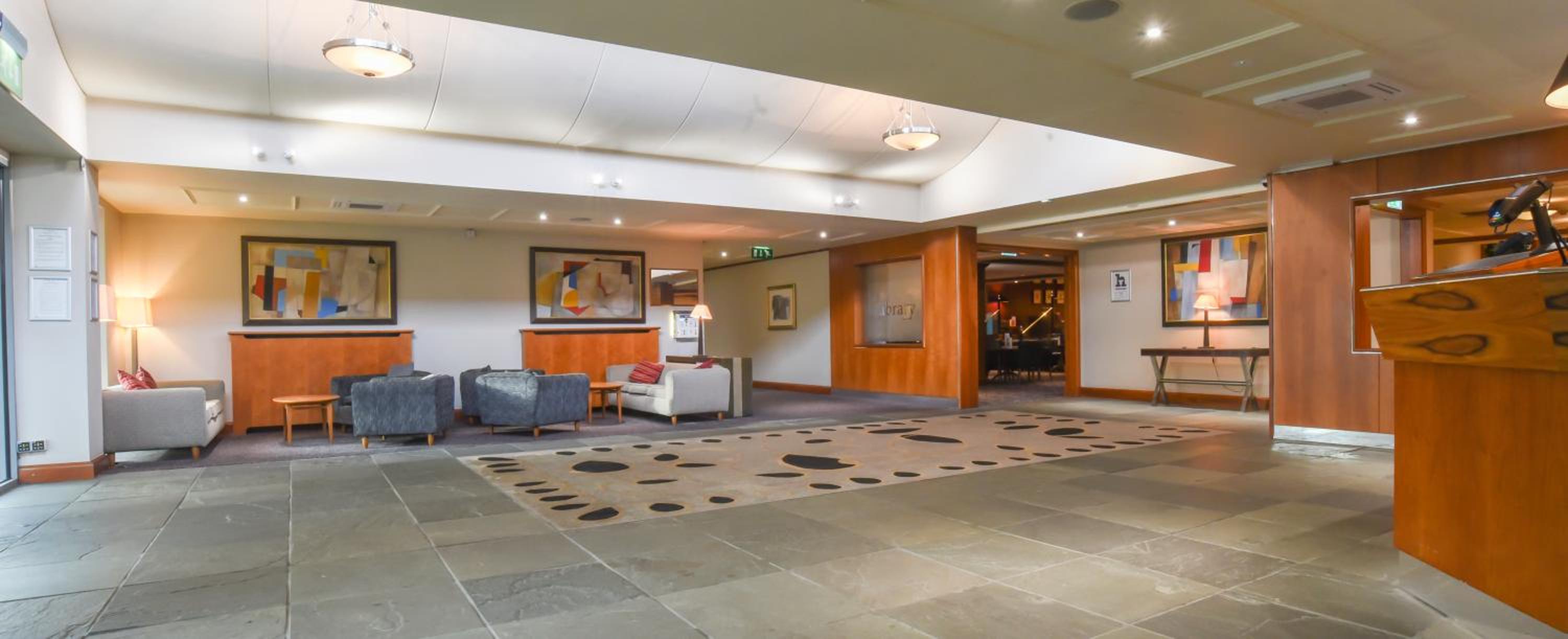 Basingstoke Vacations - Apollo Hotel - Property Image 2