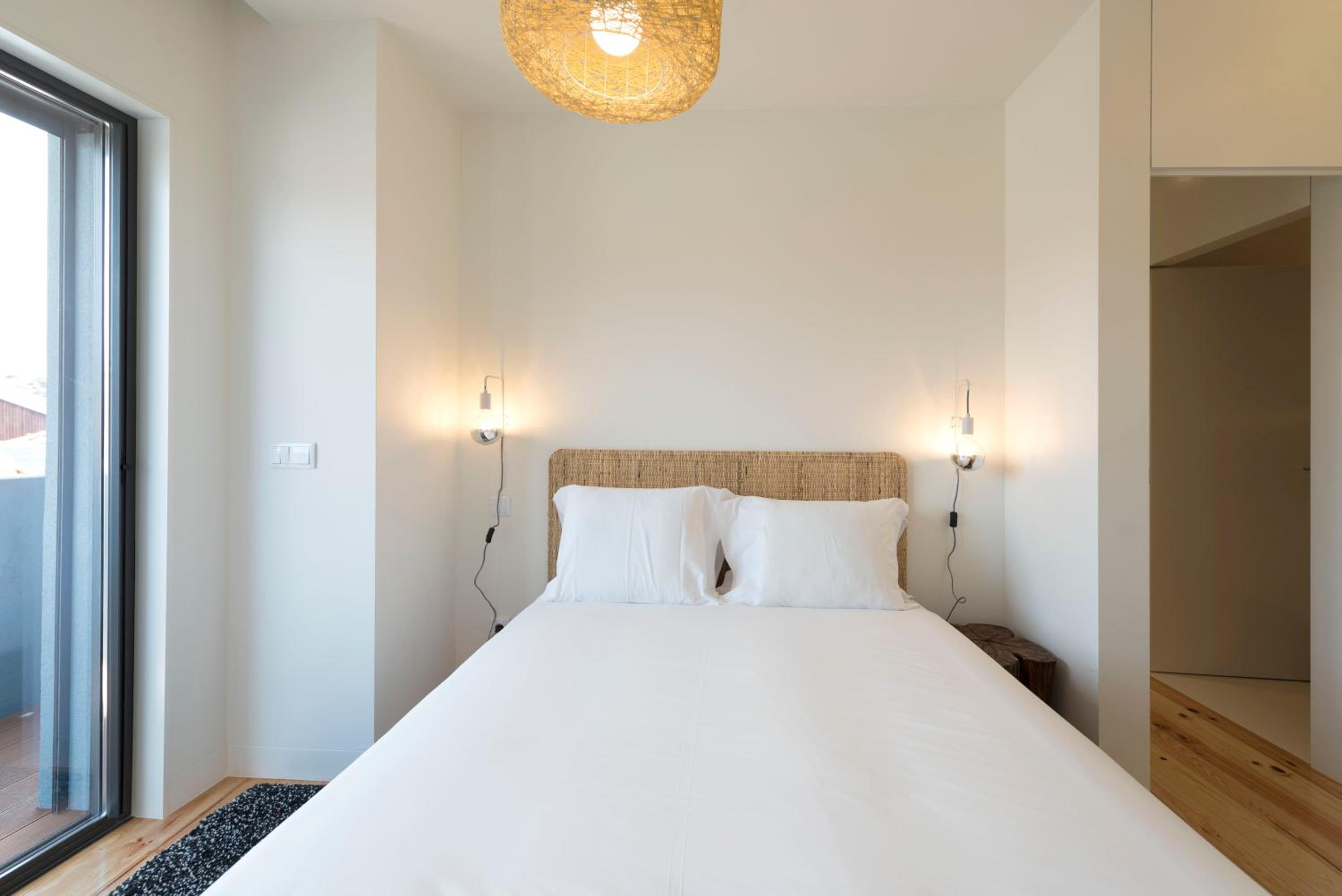LovelyStay - Gorgeous Modern Flat w/ Balcony view 2