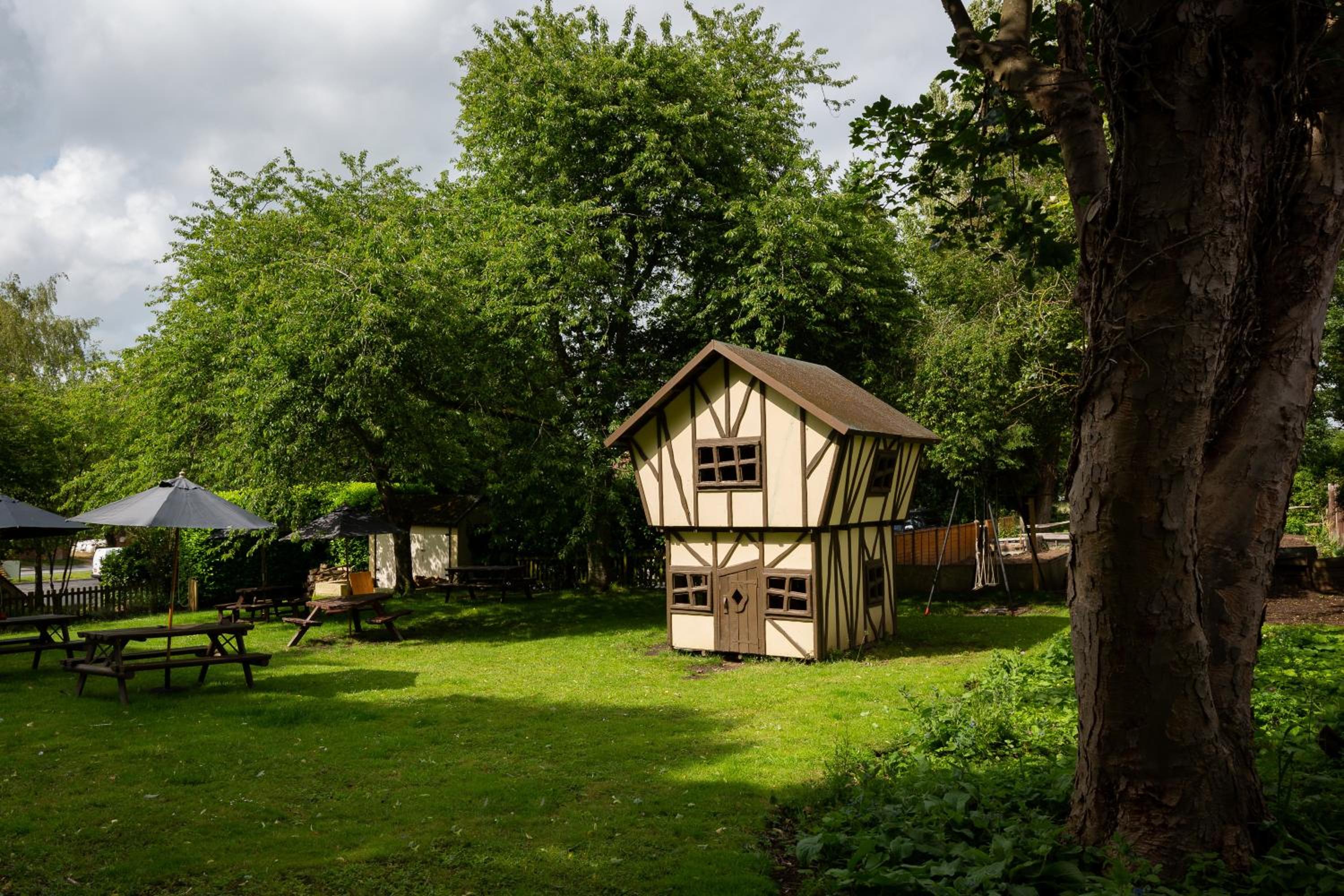 Hook Vacations - The Poacher Inn - Property Image 3