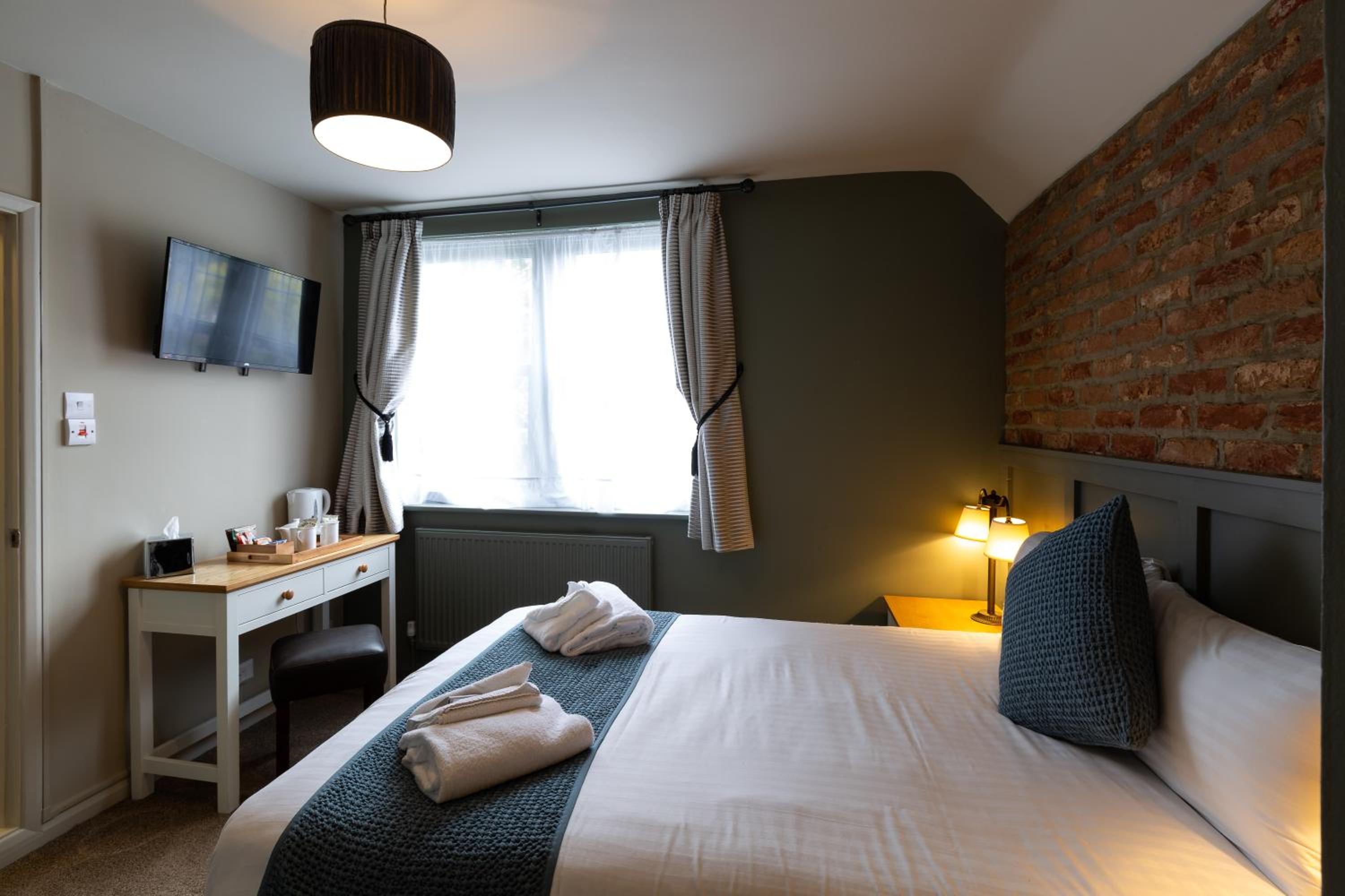 Hook Vacations - The Poacher Inn - Property Image 11