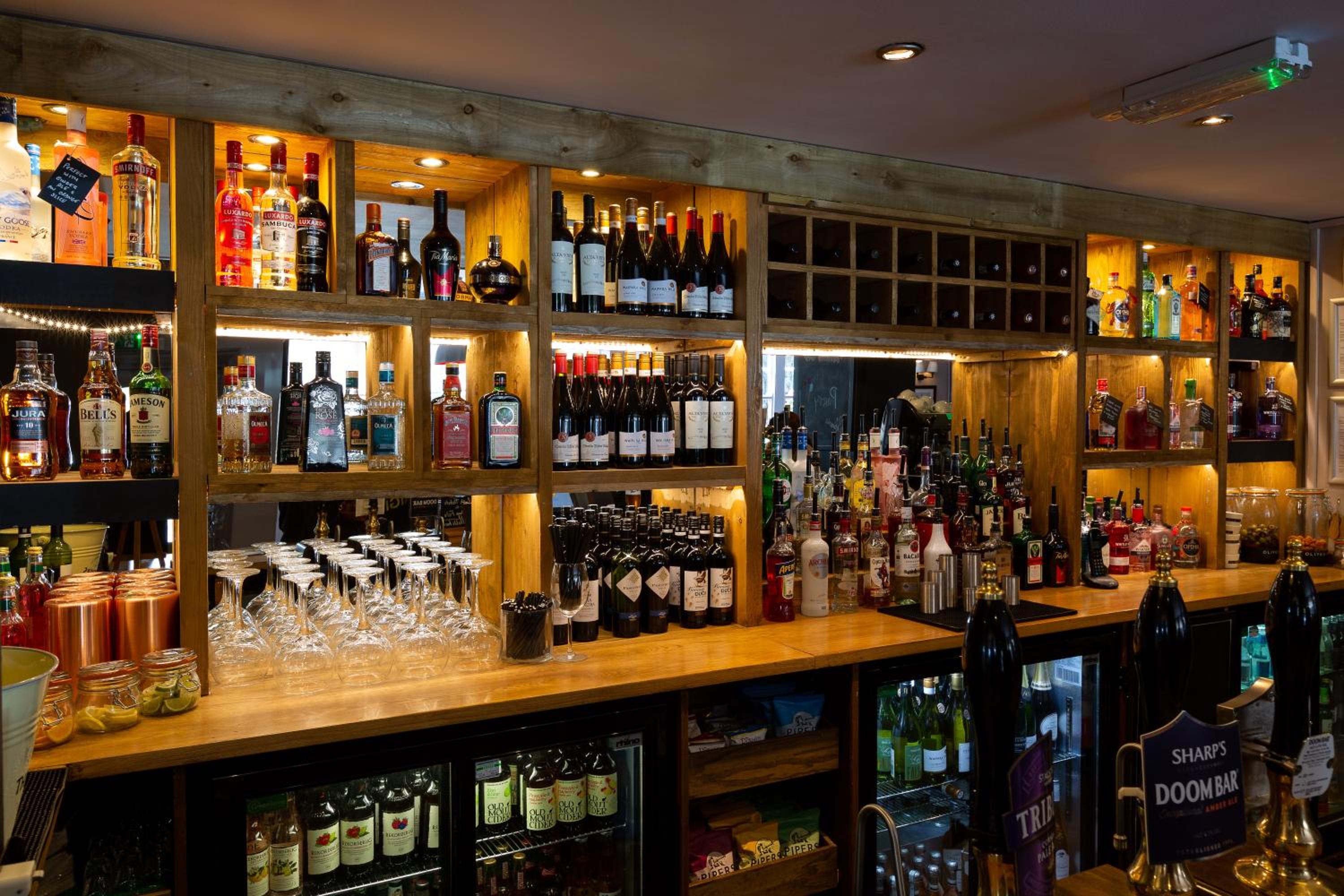 Hook Vacations - The Poacher Inn - Property Image 5