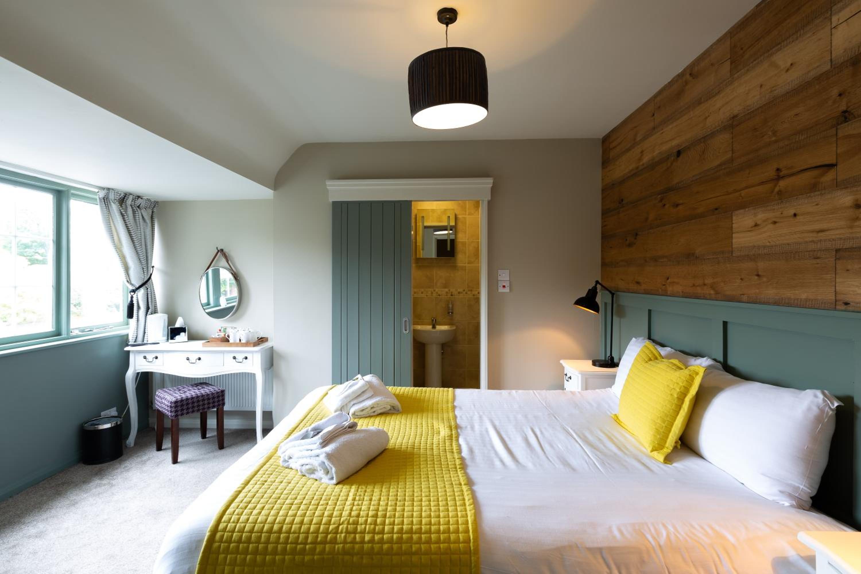 Hook Vacations - The Poacher Inn - Property Image 10