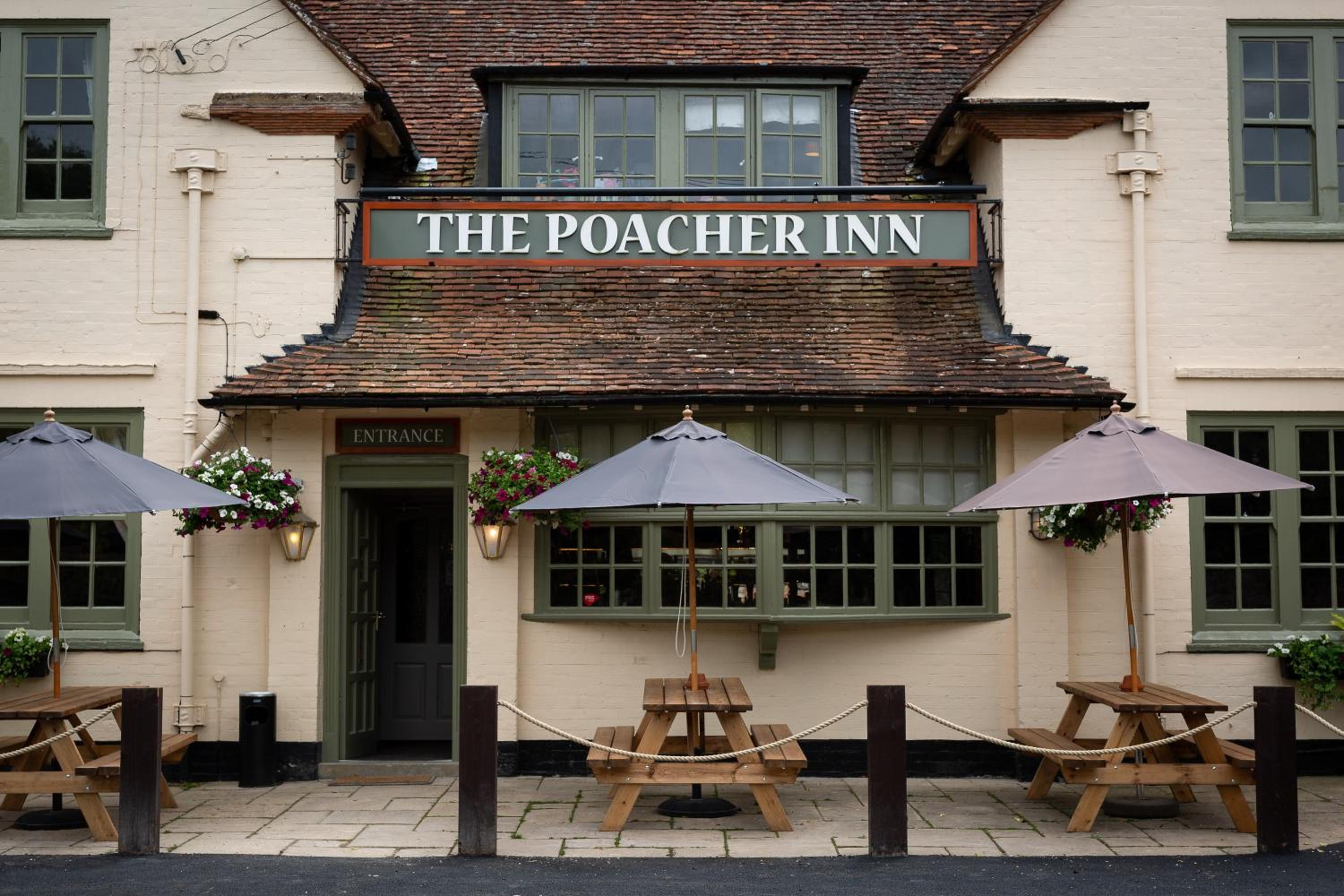 Hook Vacations - The Poacher Inn - Property Image 2