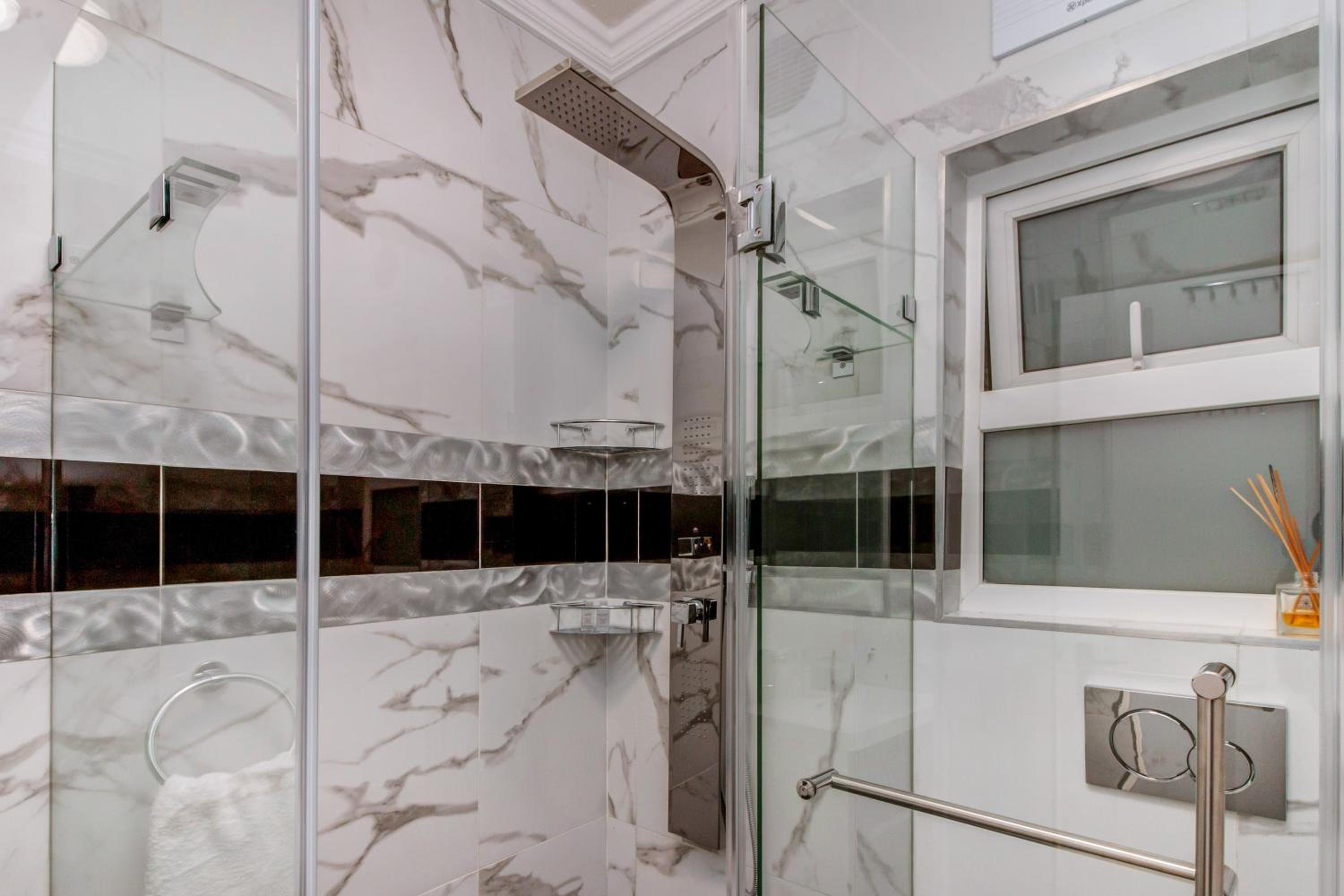 Upmarket Sandton apartment