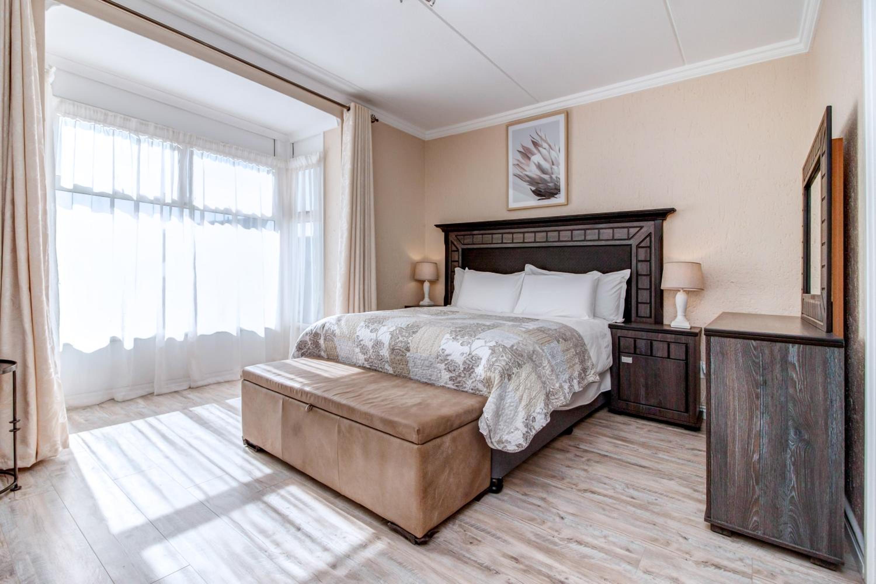 Upmarket Sandton apartment