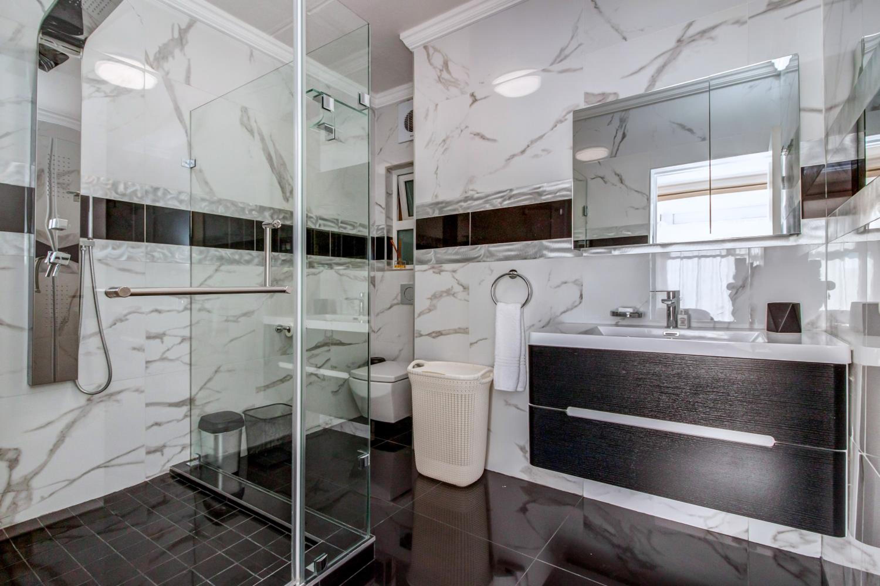 Upmarket Sandton apartment