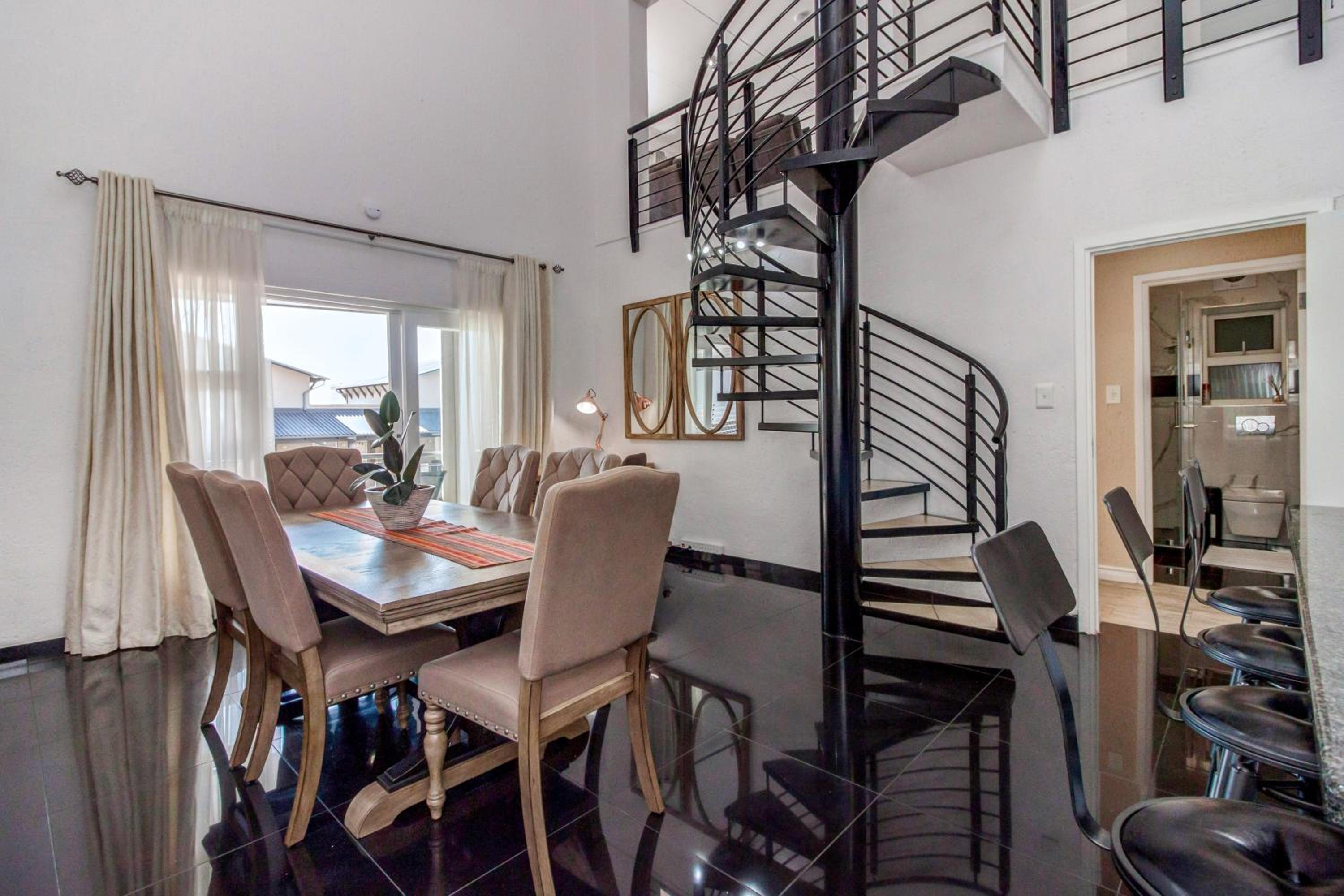 Upmarket Sandton apartment